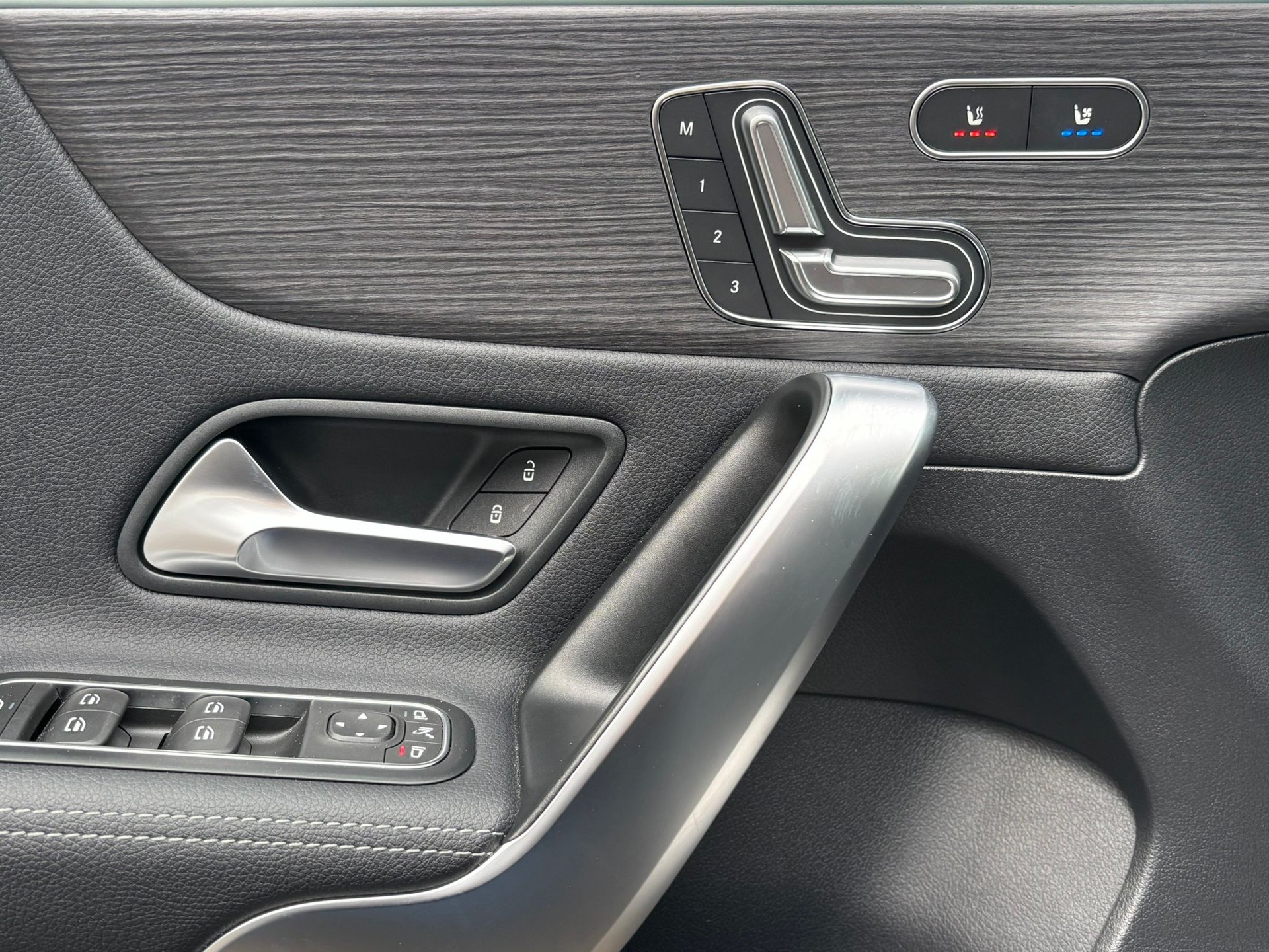 MERCEDES-BENZ A 35 AMG 4Matic - 13