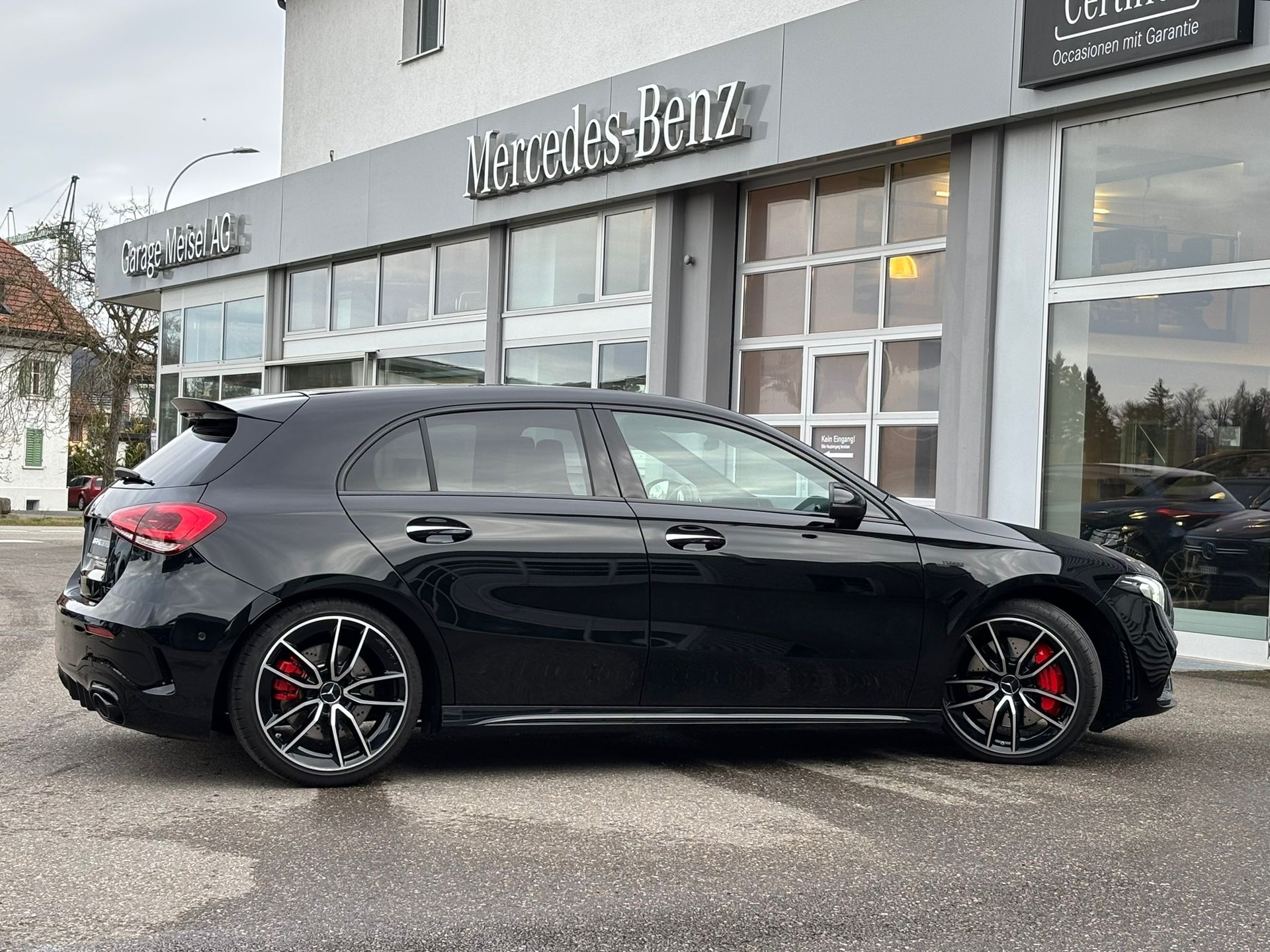 MERCEDES-BENZ A 35 AMG 4Matic - 3
