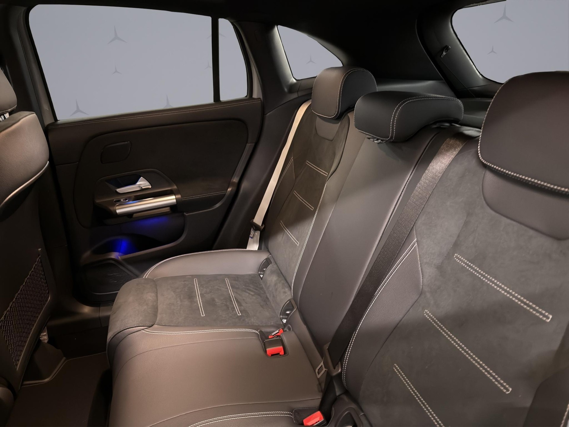 MERCEDES-BENZ GLA 250 Swiss Star AMG Line 4matic - 11