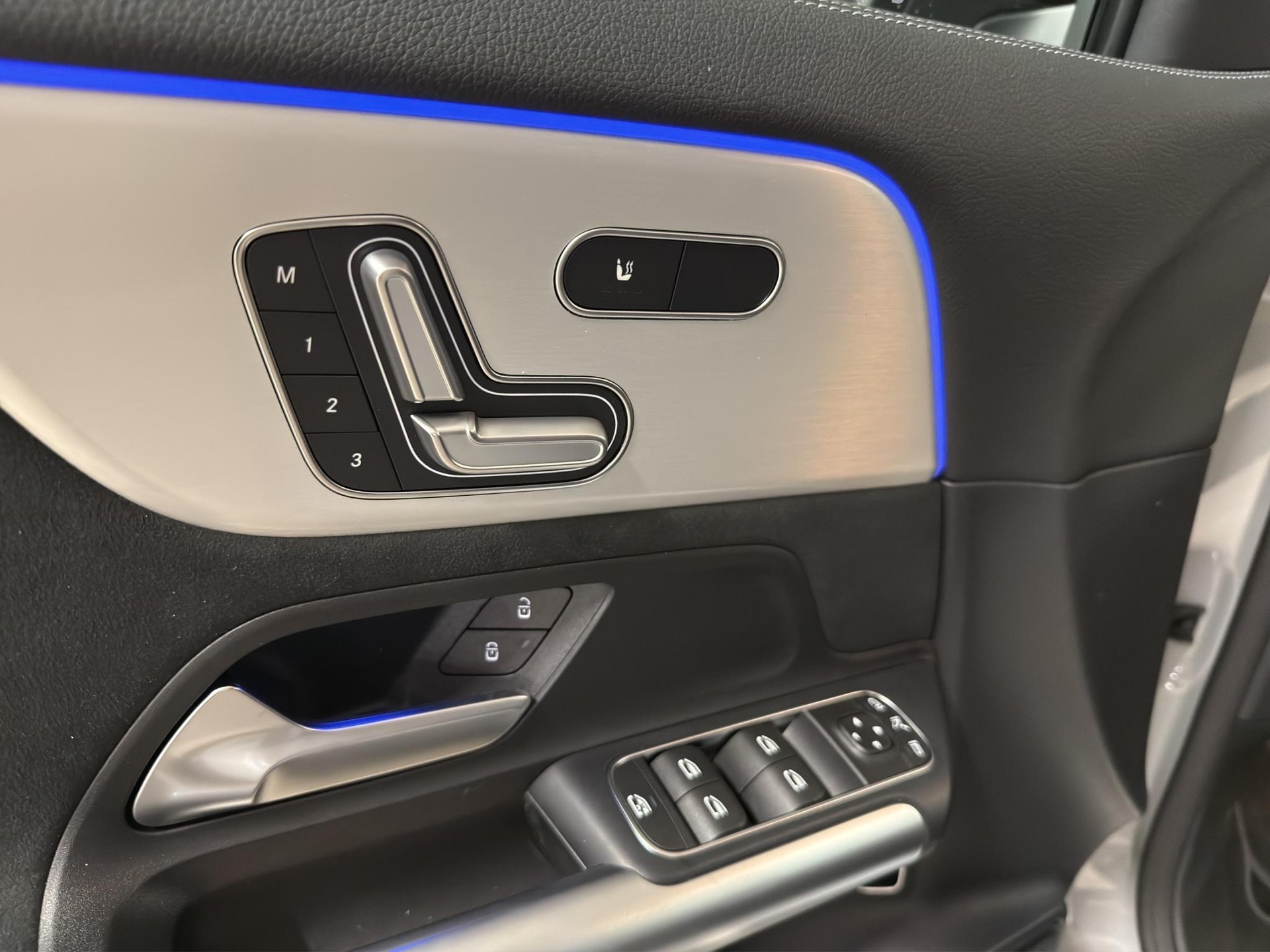 MERCEDES-BENZ GLA 250 Swiss Star AMG Line 4matic - 7