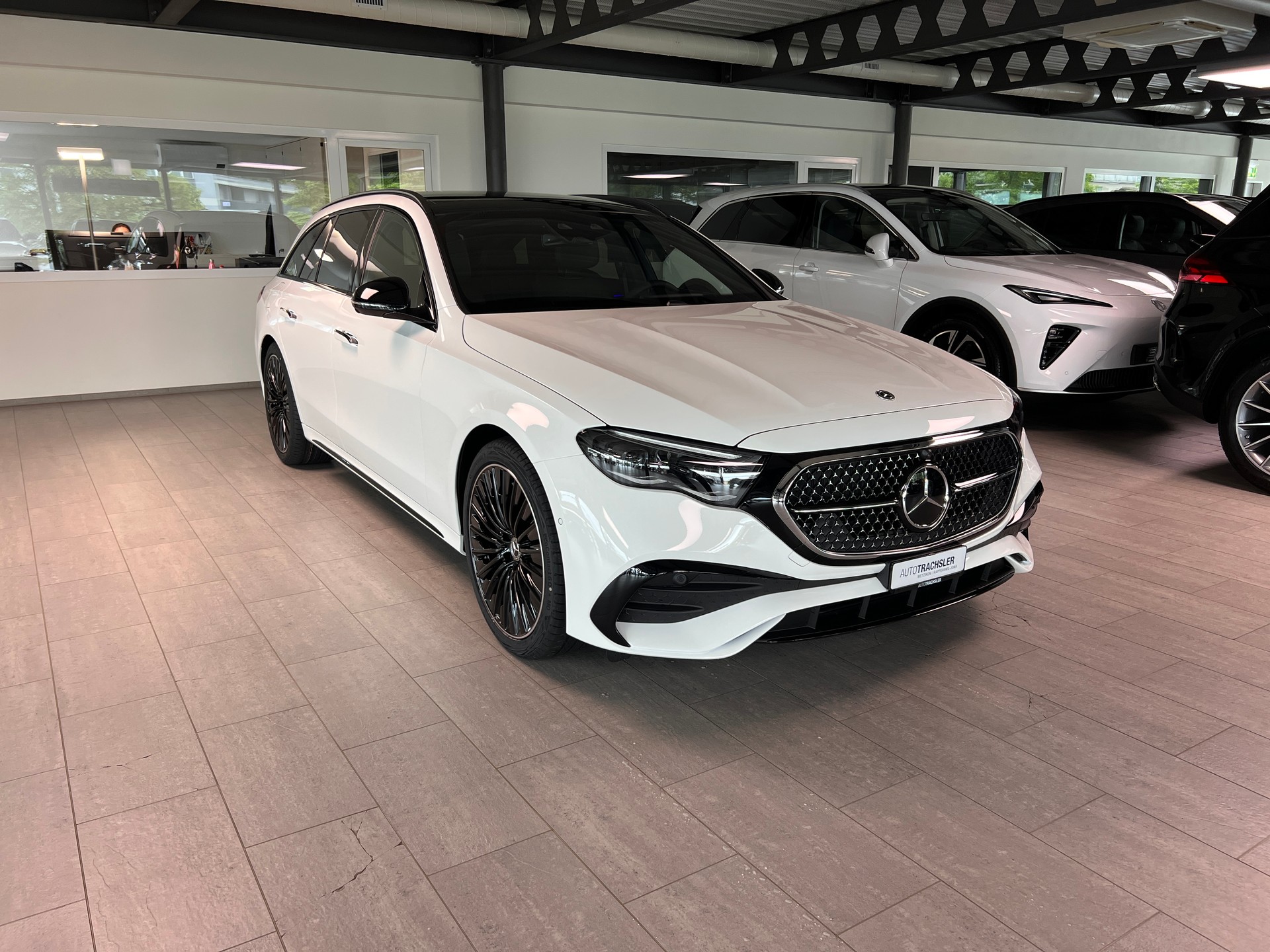 MERCEDES-BENZ E 220 d T 4Matic 9G-Tronic - 3