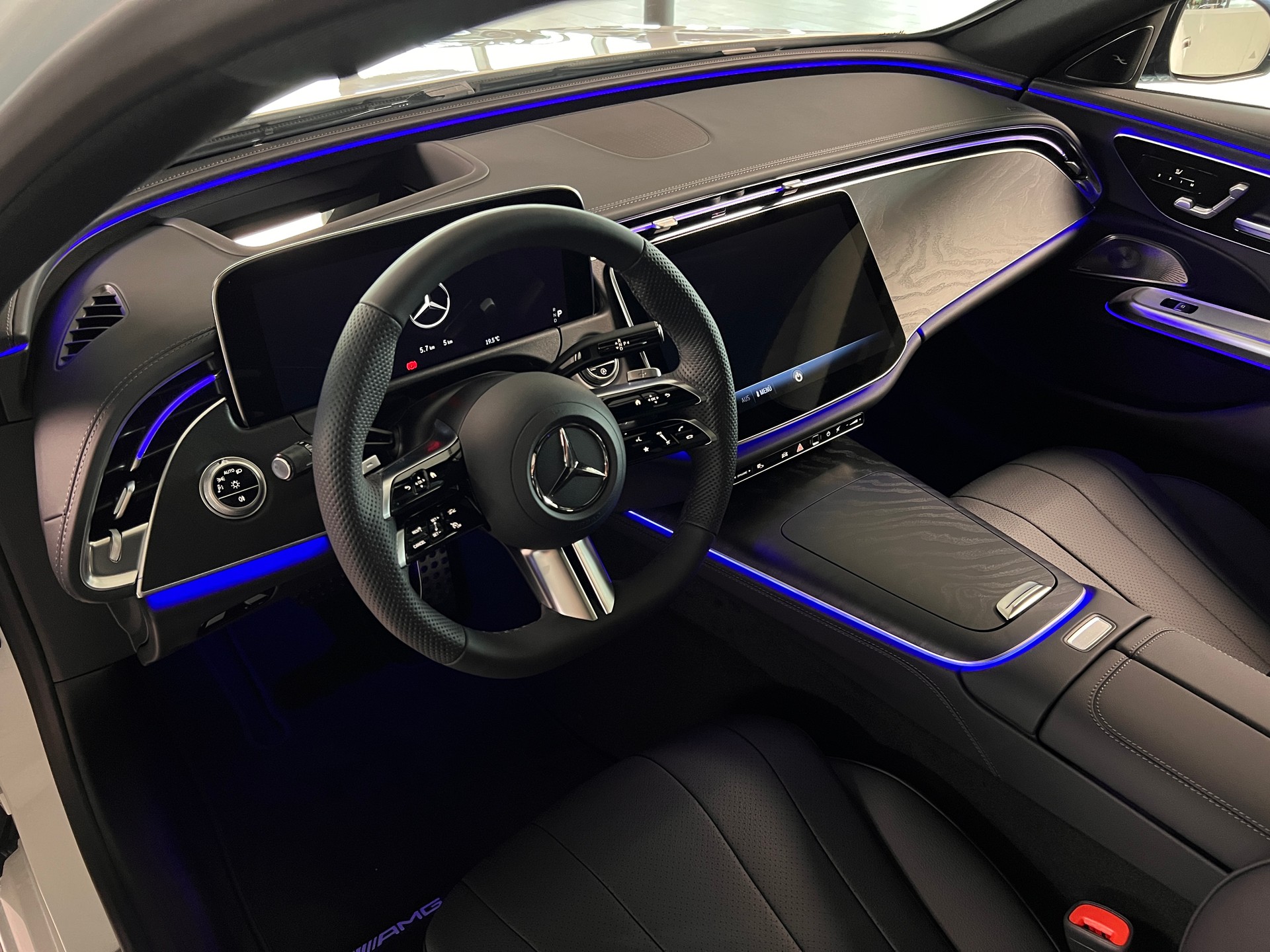 MERCEDES-BENZ E 220 d T 4Matic 9G-Tronic - 11