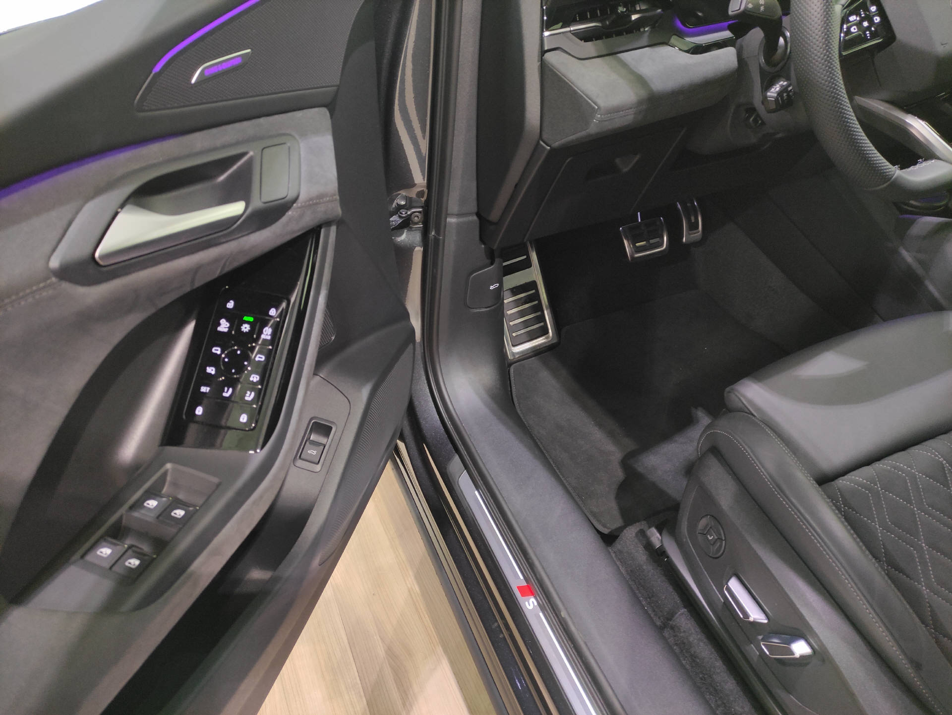 AUDI Q6 e-tron S-Line quattro - 4