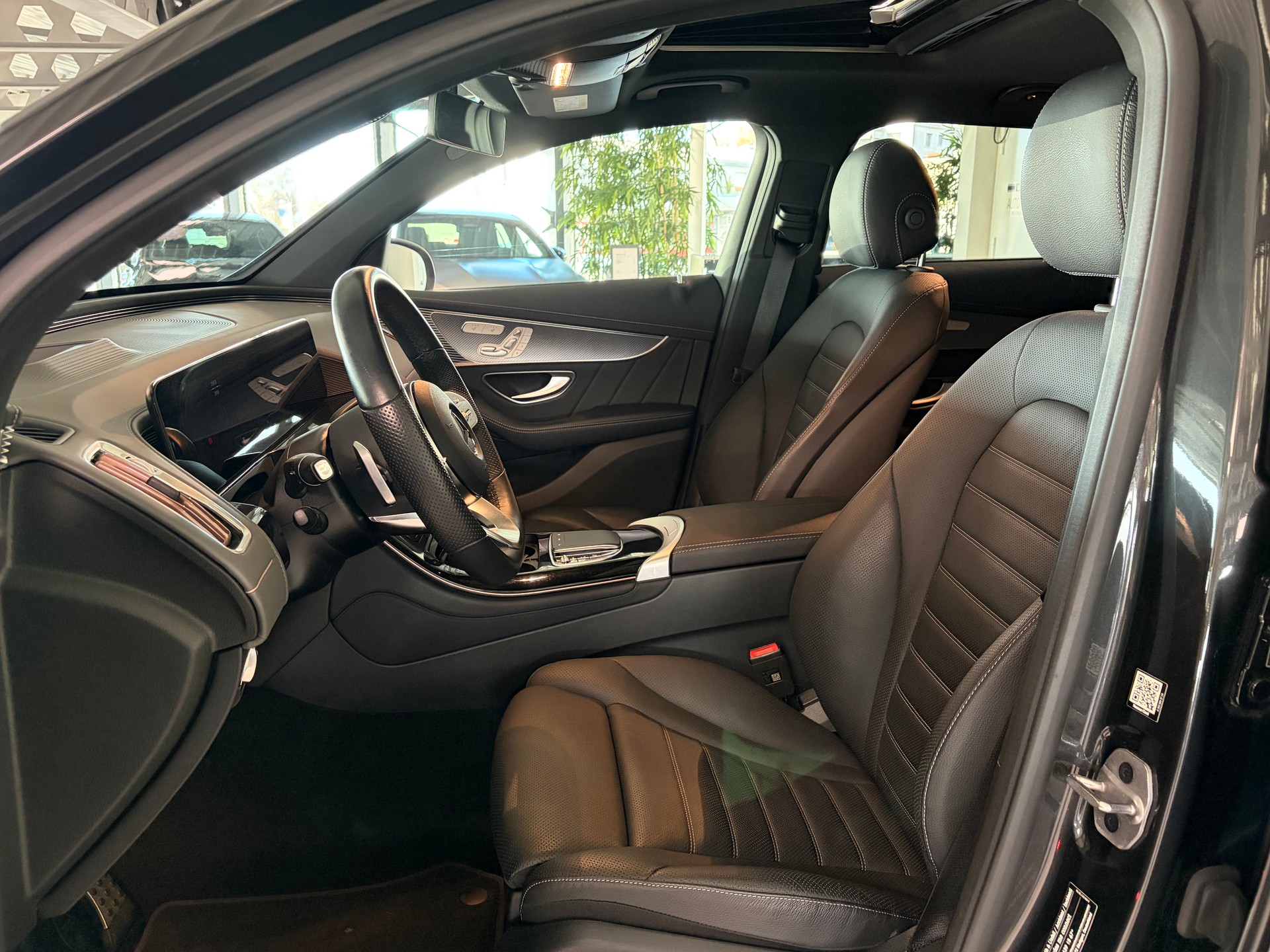 MERCEDES-BENZ EQC 400 4Matic - 9