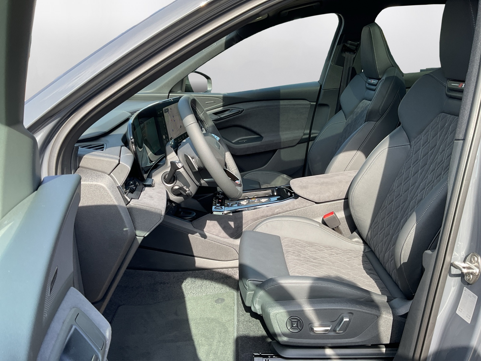 AUDI Q6 e-tron quattro - 10