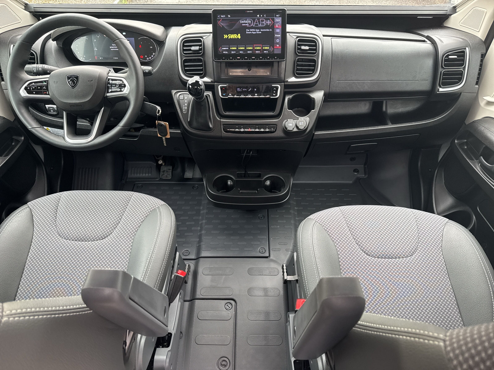 TOURNE MOBIL 6.0 - 180 PS Cruise / Heavy / Automat - 8