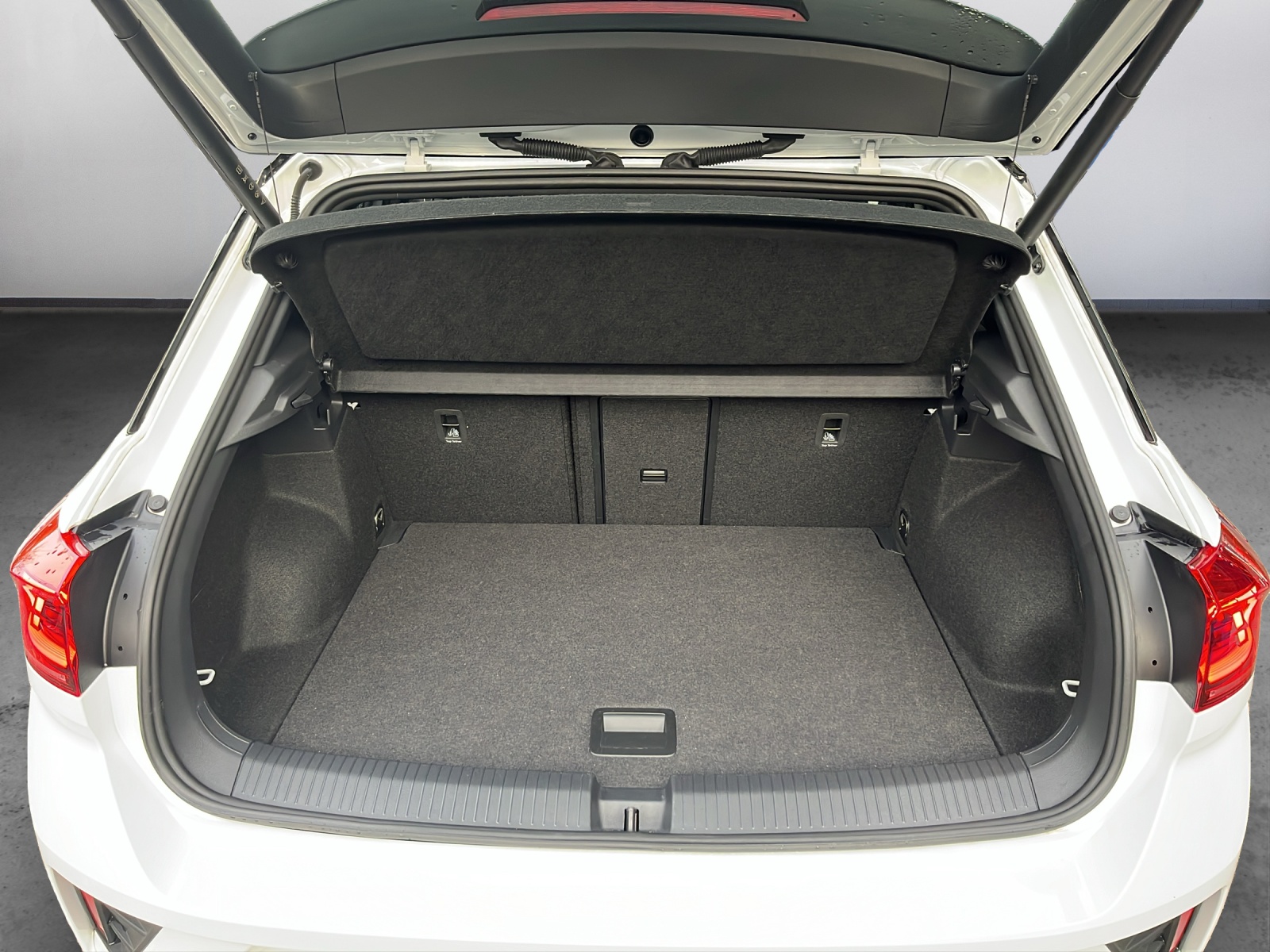 VW T-Roc 1.5 TSI EVO R-Line DSG - 12