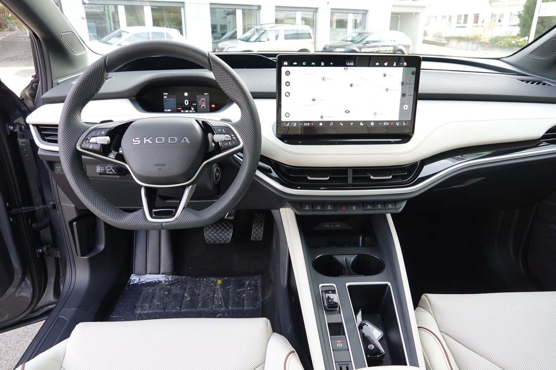 SKODA Enyaq 85x 4x4 L&K - 10