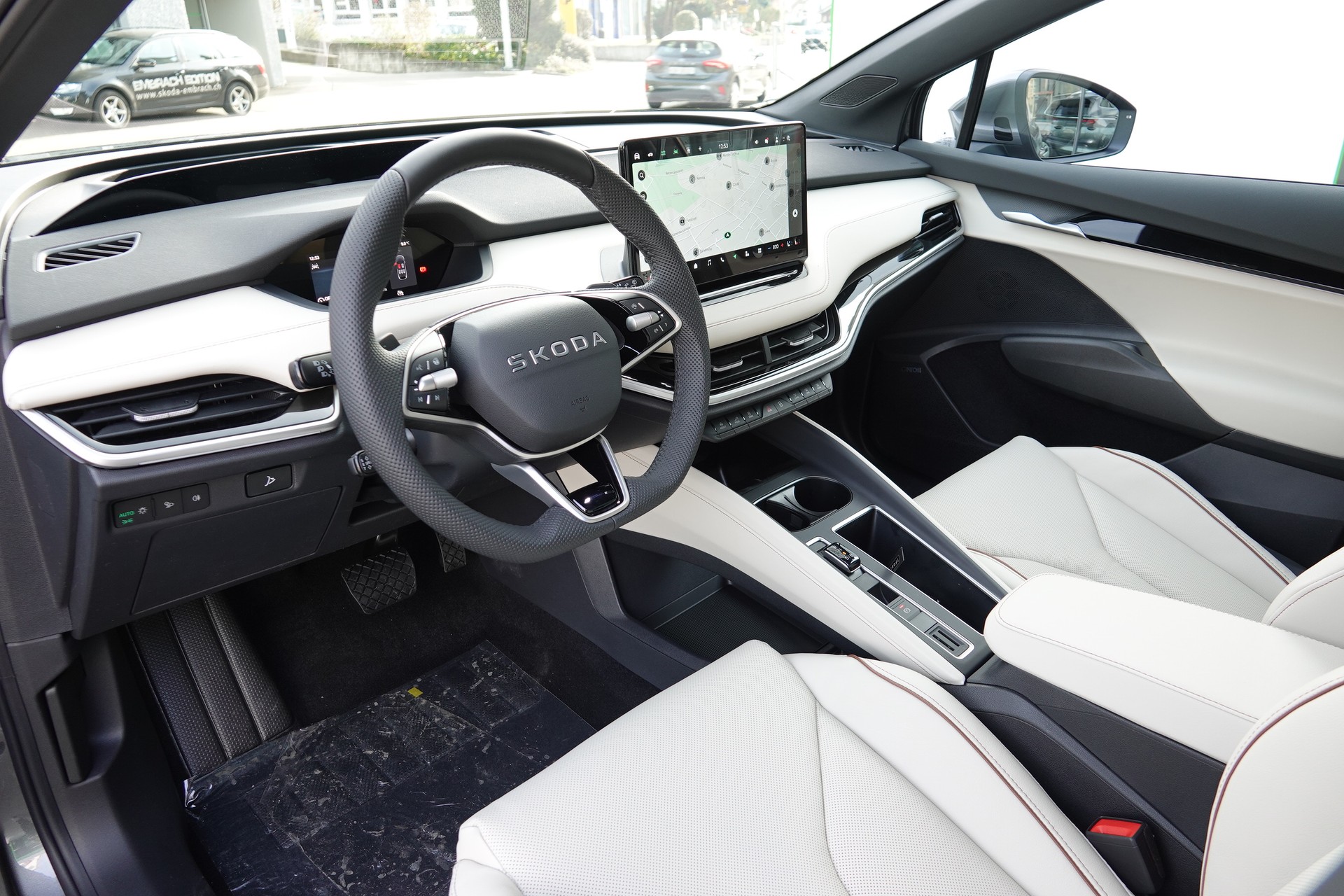 SKODA Enyaq 85x 4x4 L&K - 9