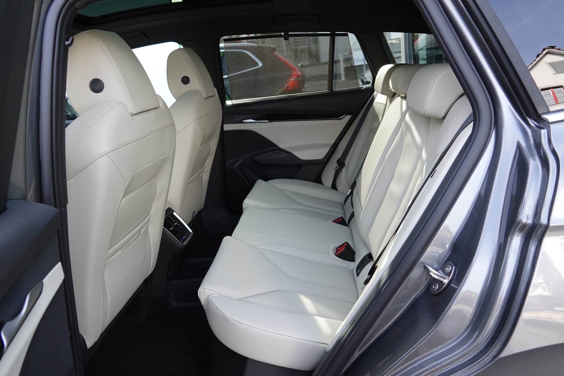 SKODA Enyaq 85x 4x4 L&K - 17