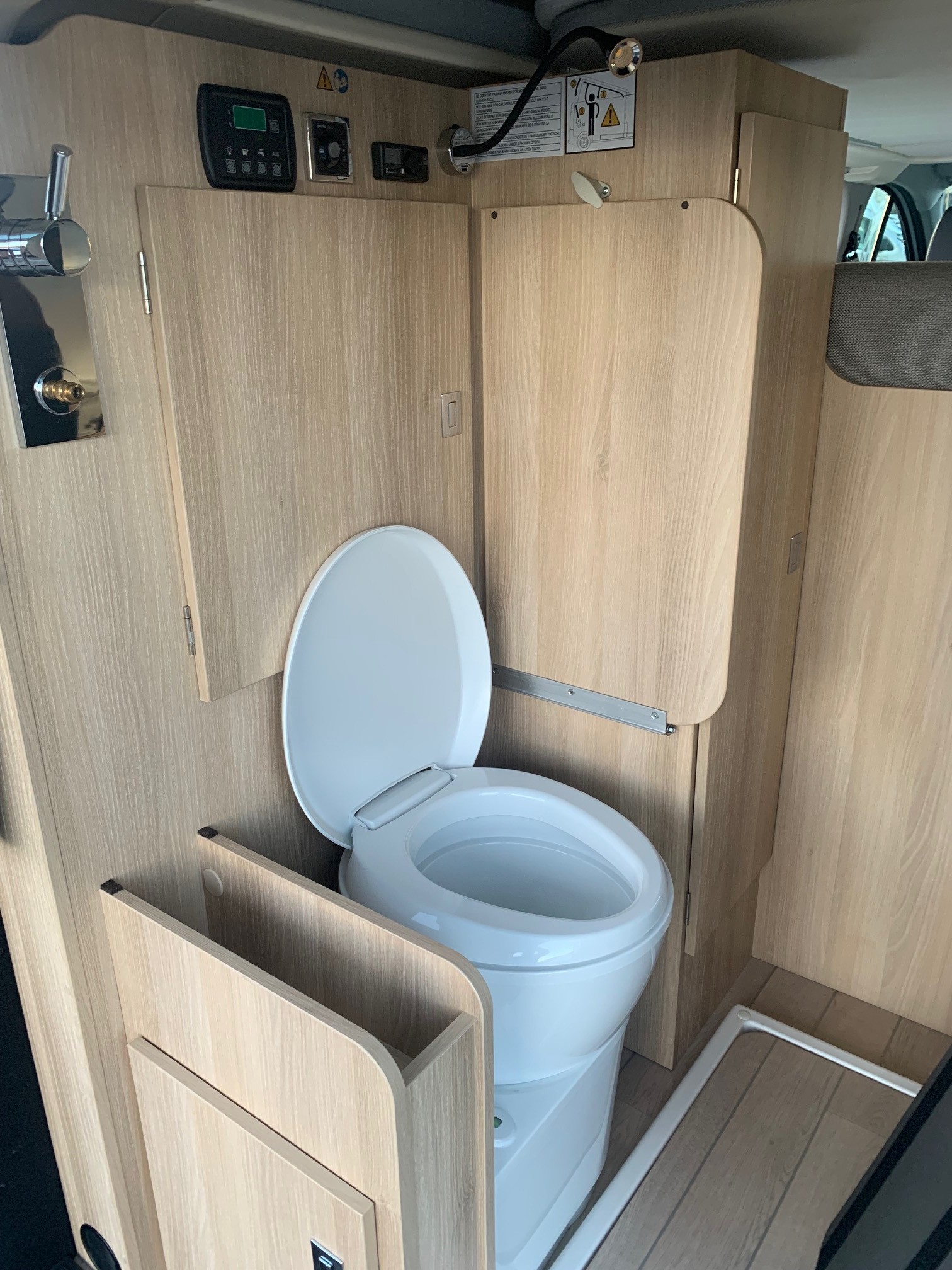 DREAMER Cap Land (Ford) AUTO - 10