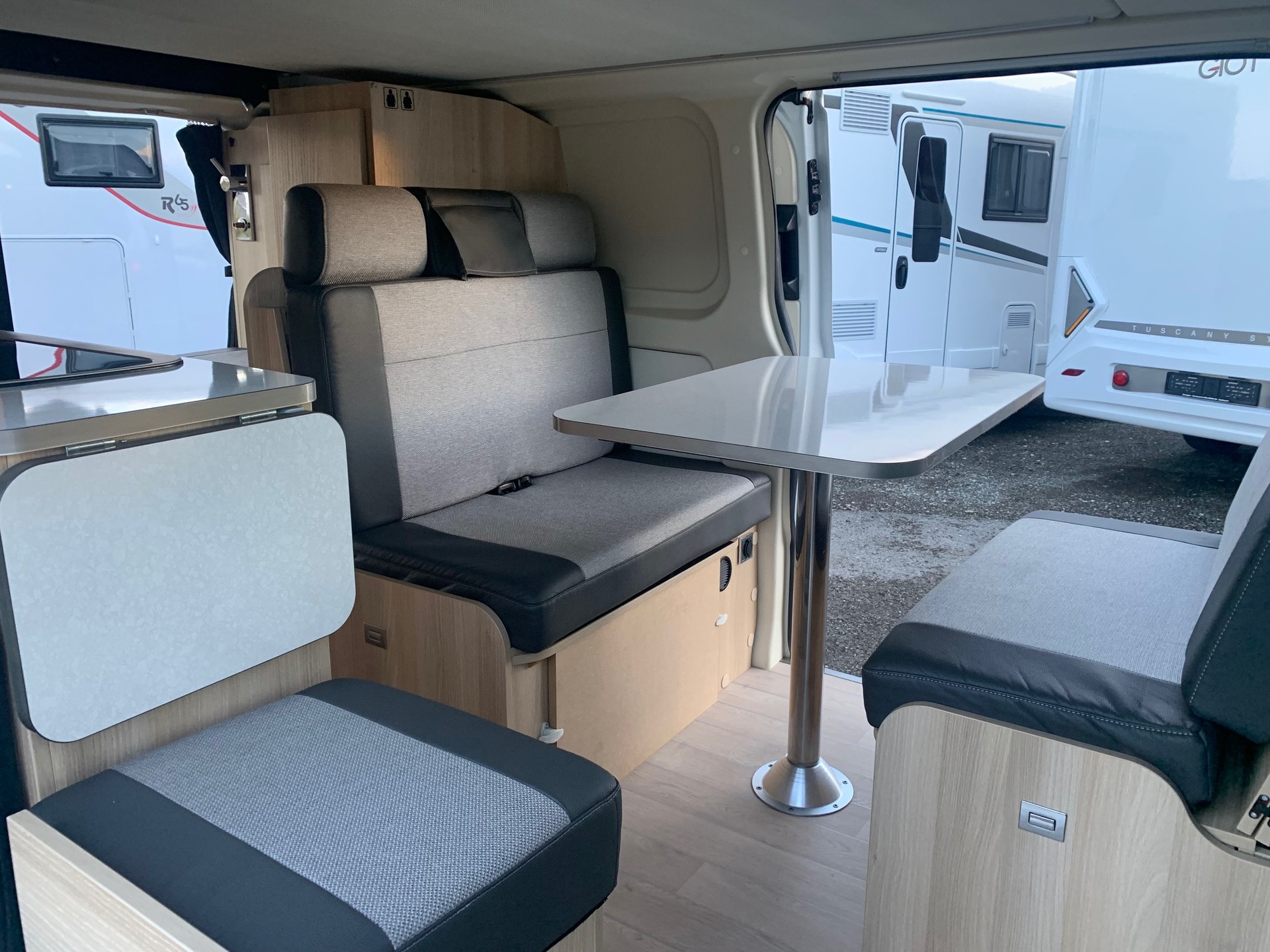 DREAMER Cap Land (Ford) AUTO - 12