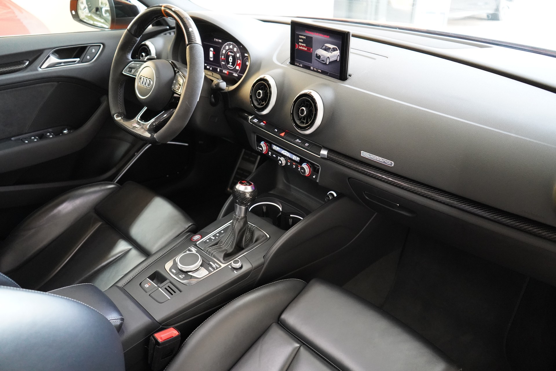 AUDI RS3 Sportback 2.5 TSI quattro S-tronic / Individual Orange ** - 26