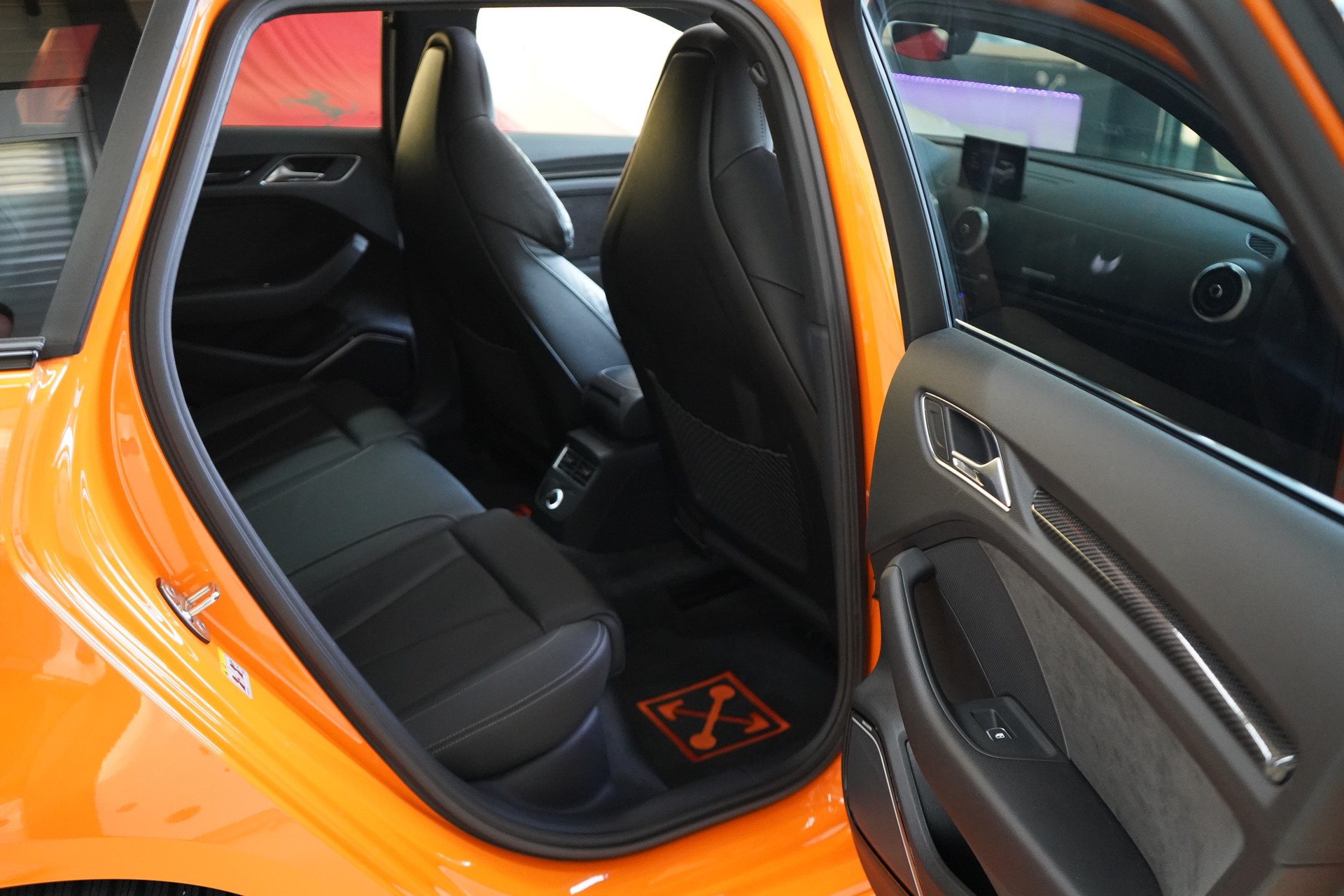 AUDI RS3 Sportback 2.5 TSI quattro S-tronic / Individual Orange ** - 29