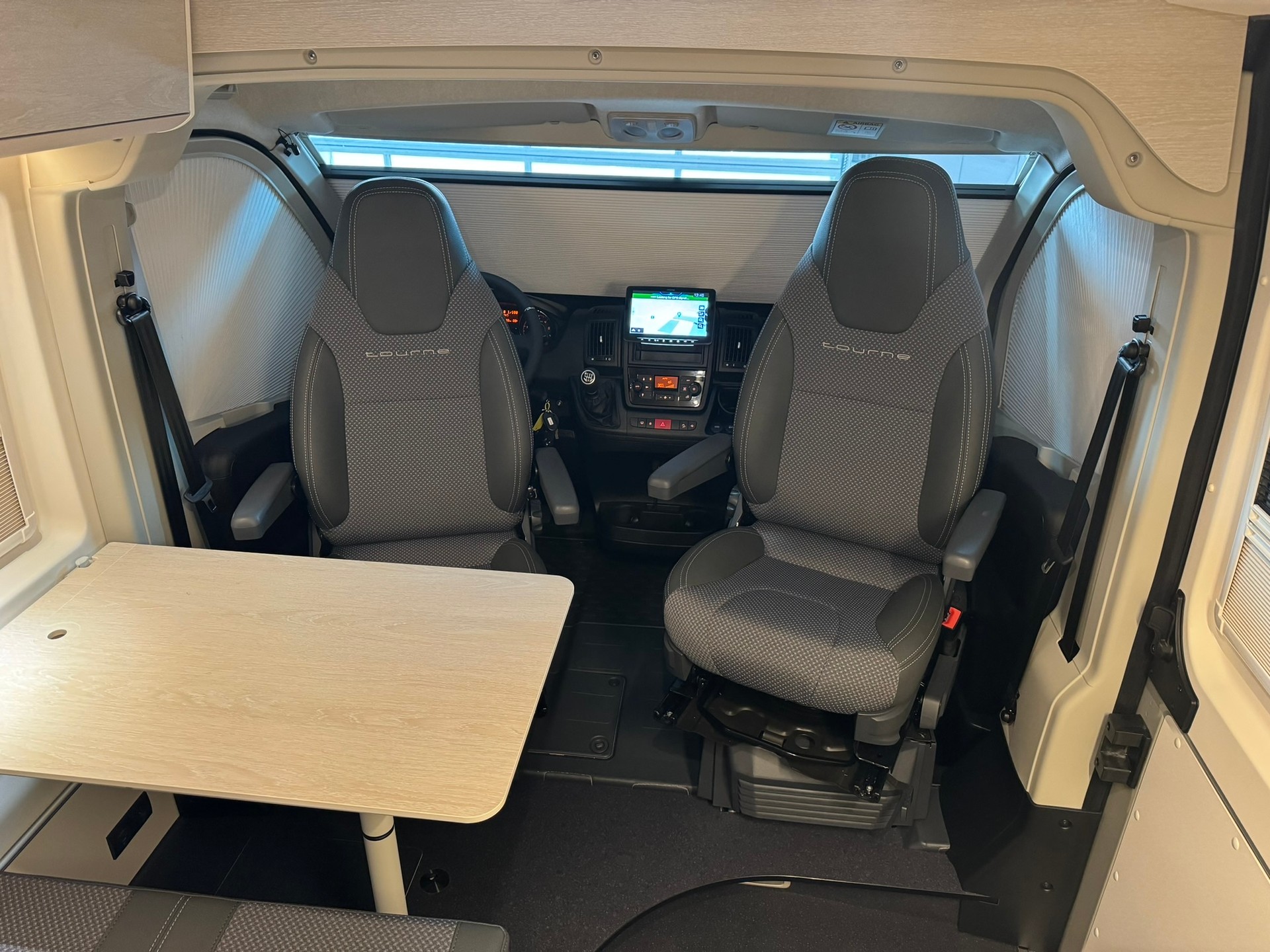 TOURNE MOBIL 180 PS Cruise / Heavy / Automat - 12