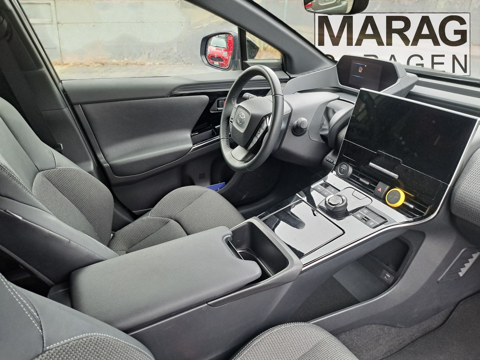 TOYOTA bZ4X Style 71,4 kWh 4WD - 6