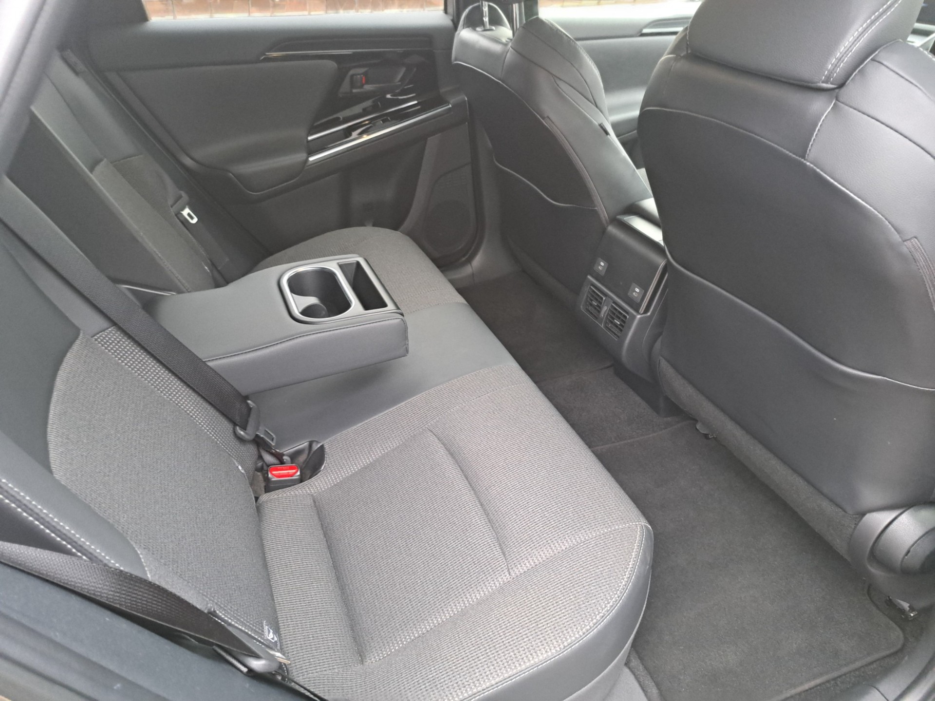 TOYOTA bZ4X Style 71,4 kWh 4WD - 8