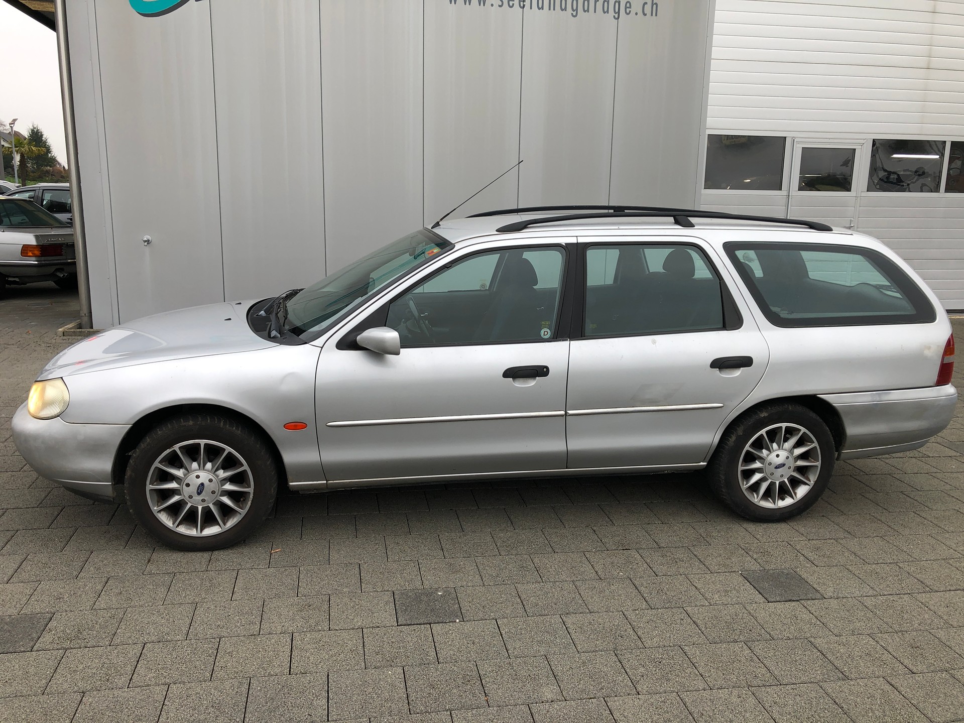 FORD Mondeo 2.0i Trend Futura - 8