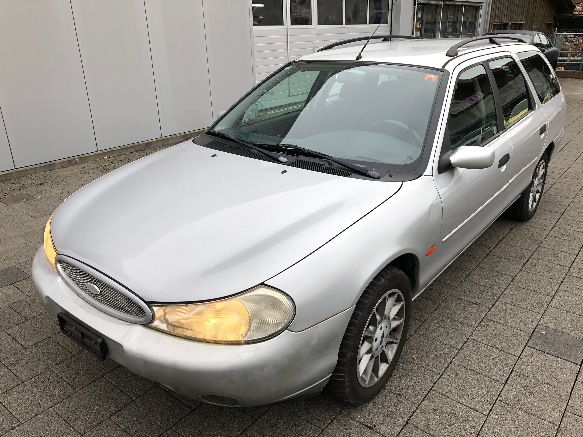FORD Mondeo 2.0i Trend Futura