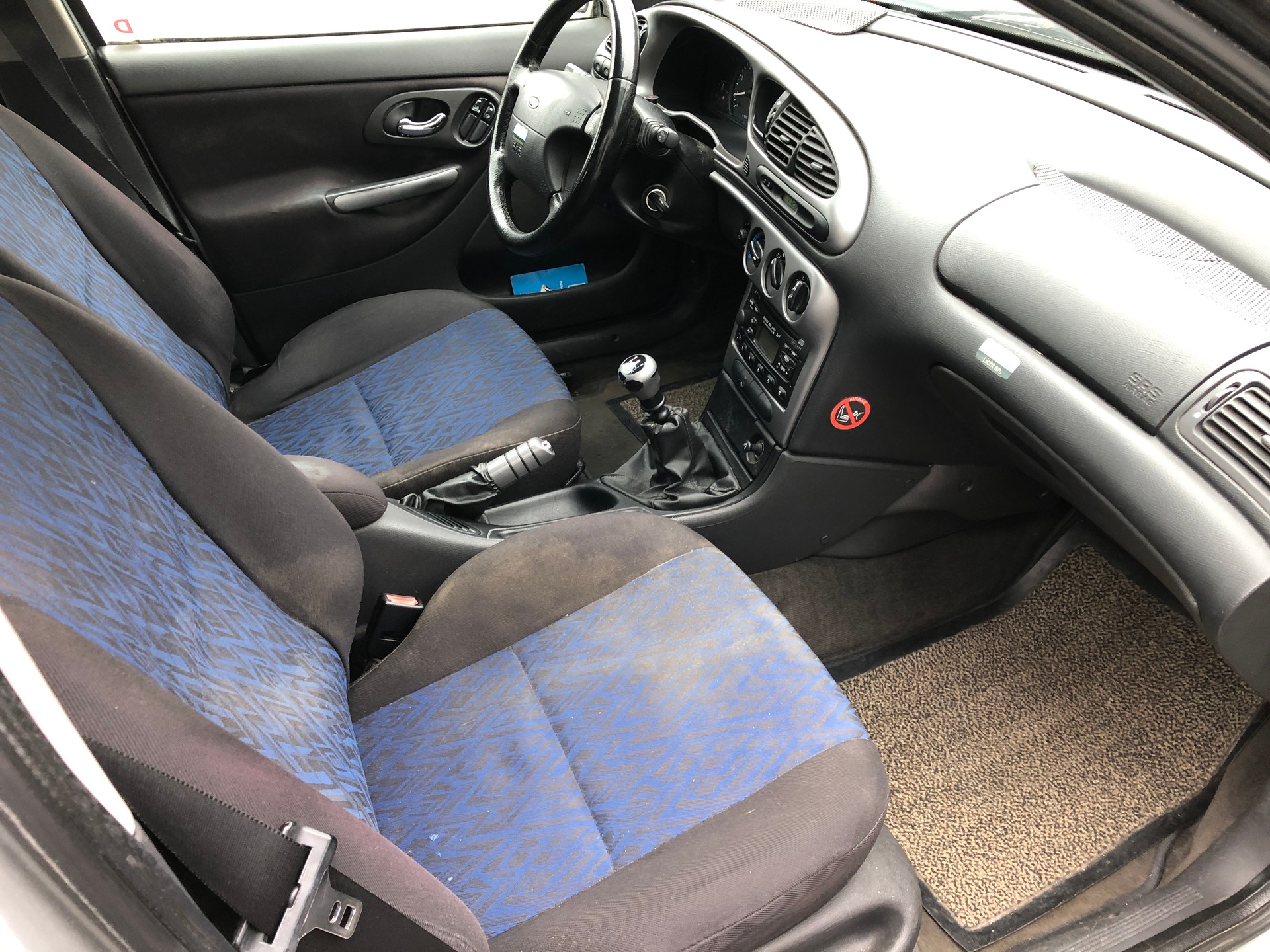 FORD Mondeo 2.0i Trend Futura - 25