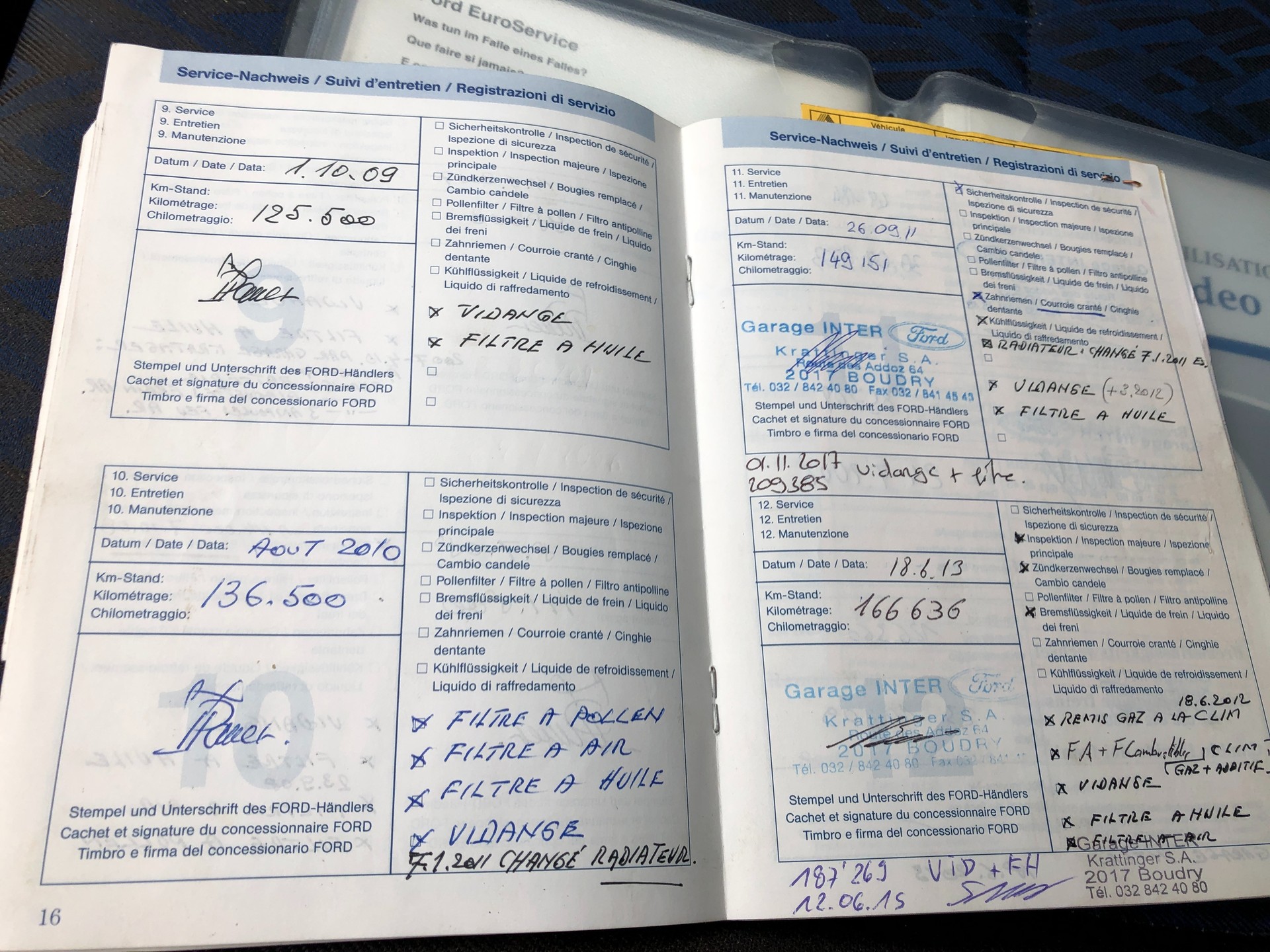 FORD Mondeo 2.0i Trend Futura - 11