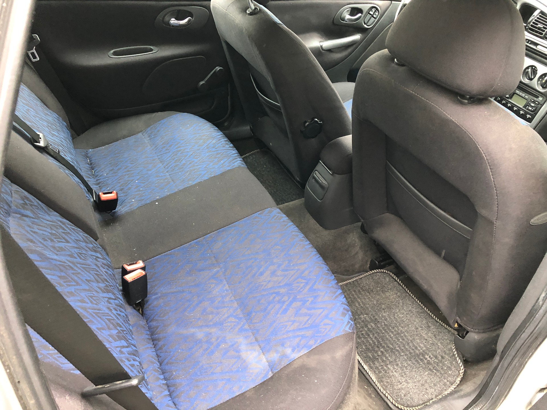 FORD Mondeo 2.0i Trend Futura - 21