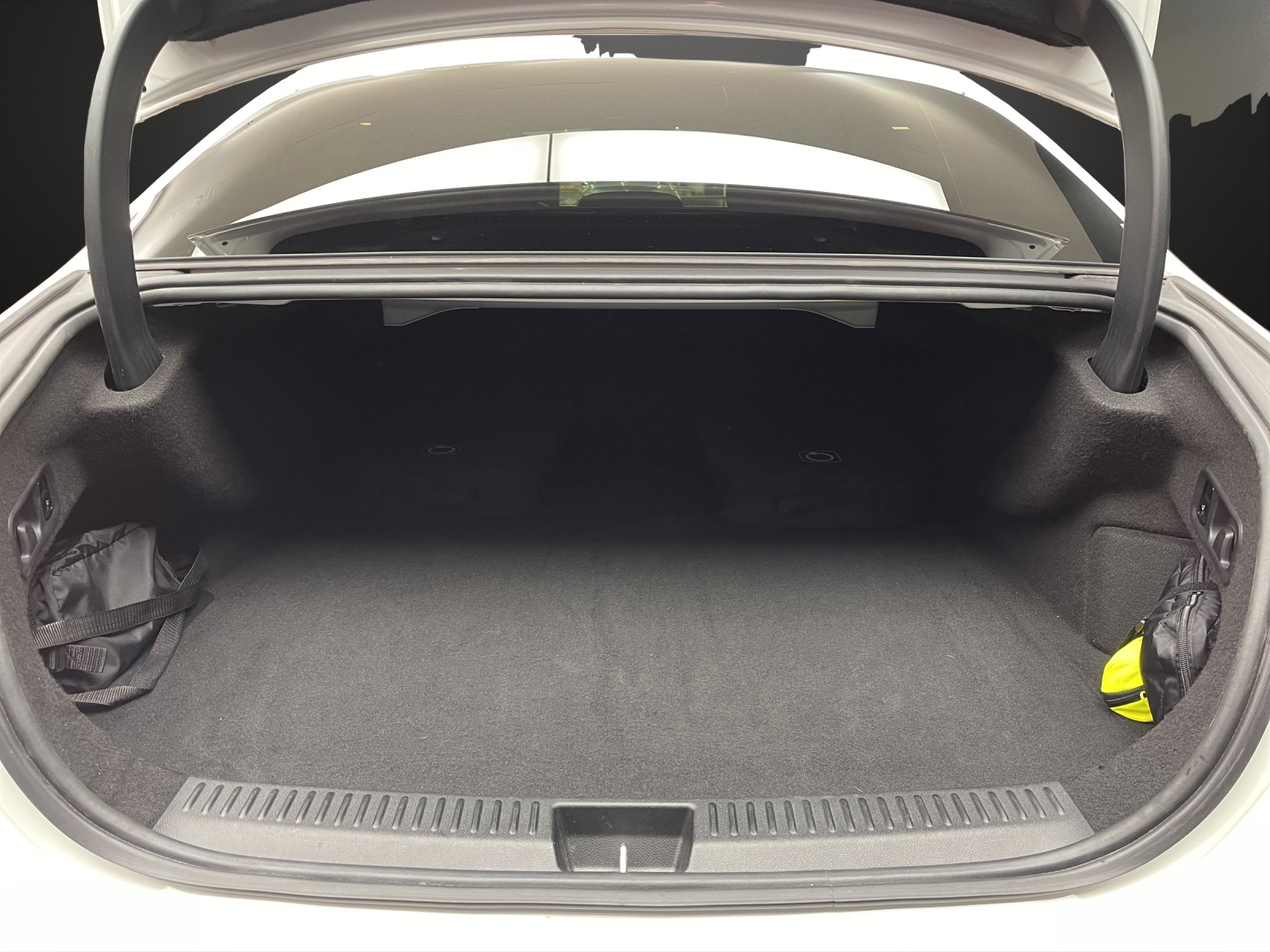 MERCEDES-BENZ E 300 e 9G-Tronic - 12