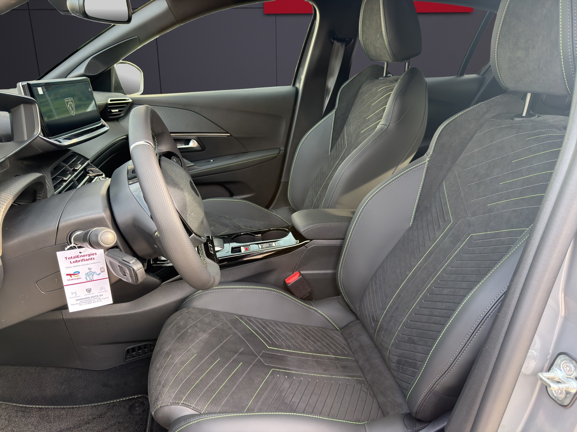 PEUGEOT 208 1.2 MHEV GT - 6