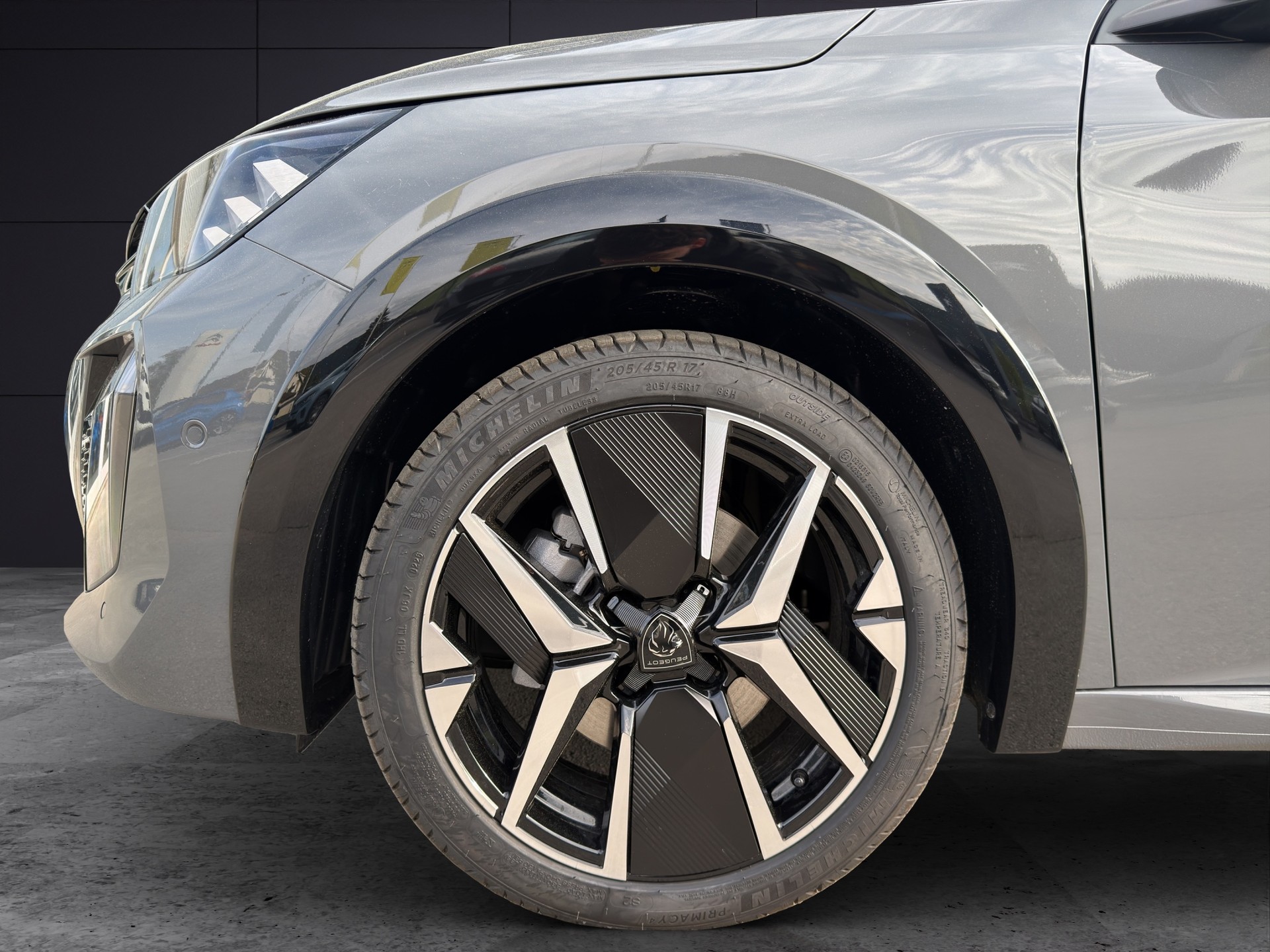 PEUGEOT 208 1.2 MHEV GT - 5