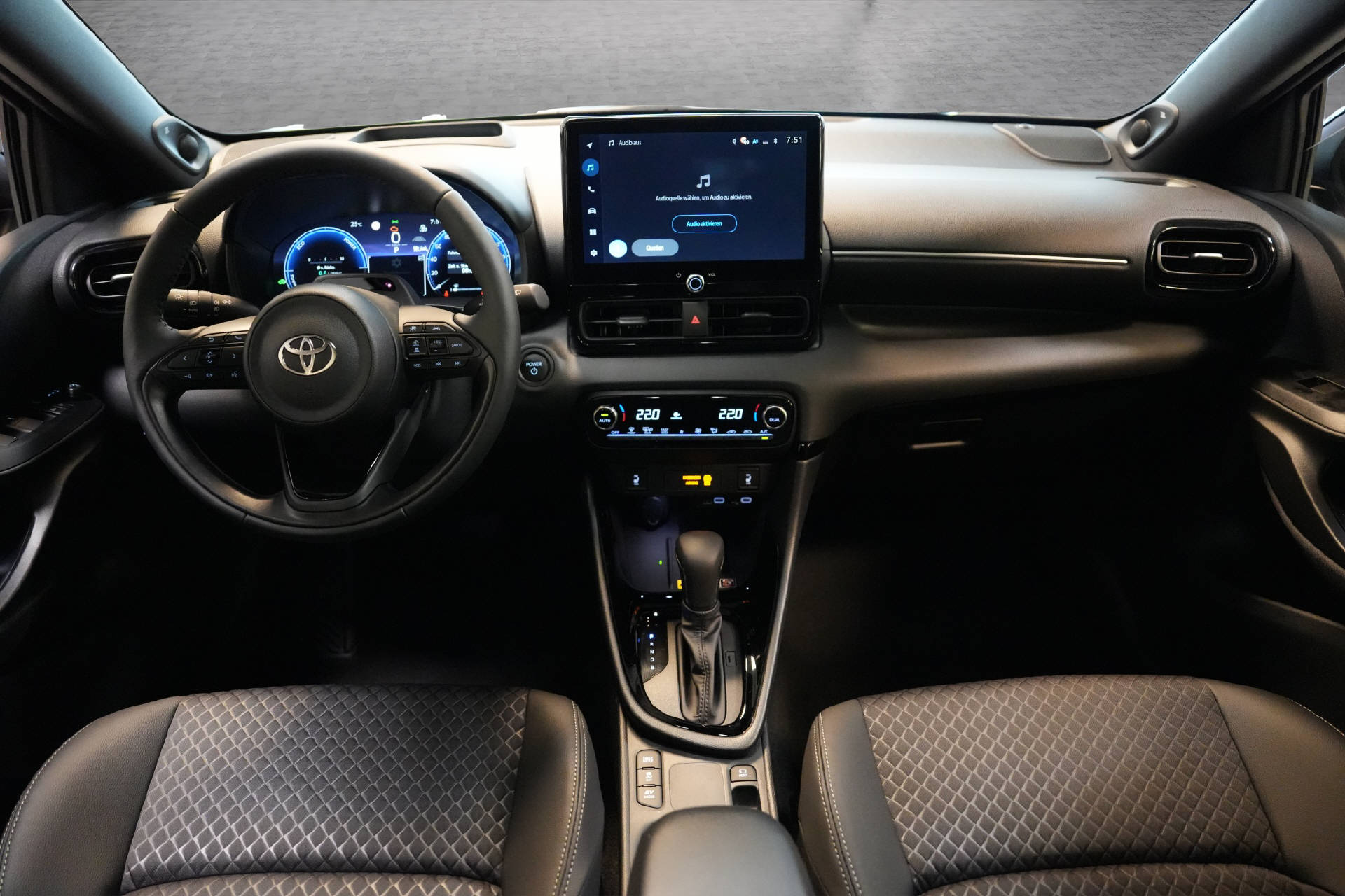 TOYOTA Yaris 1.5 VVT-i HSD Premium - 7