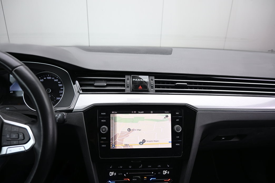 VW Passat 2.0 TDI BMT Business - 12