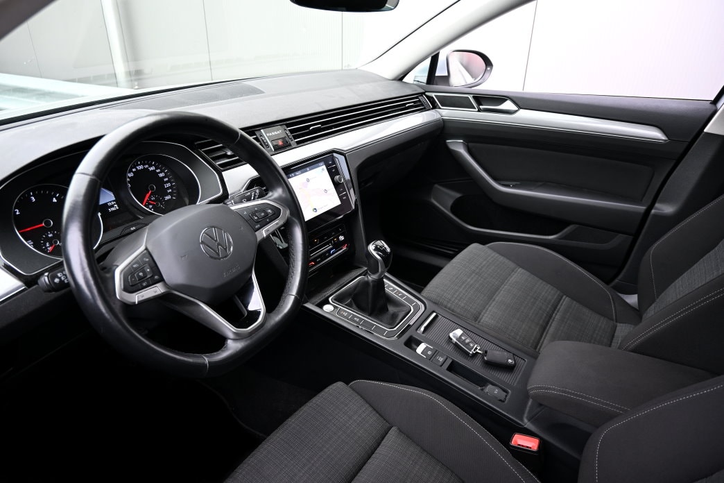 VW Passat 2.0 TDI BMT Business - 9