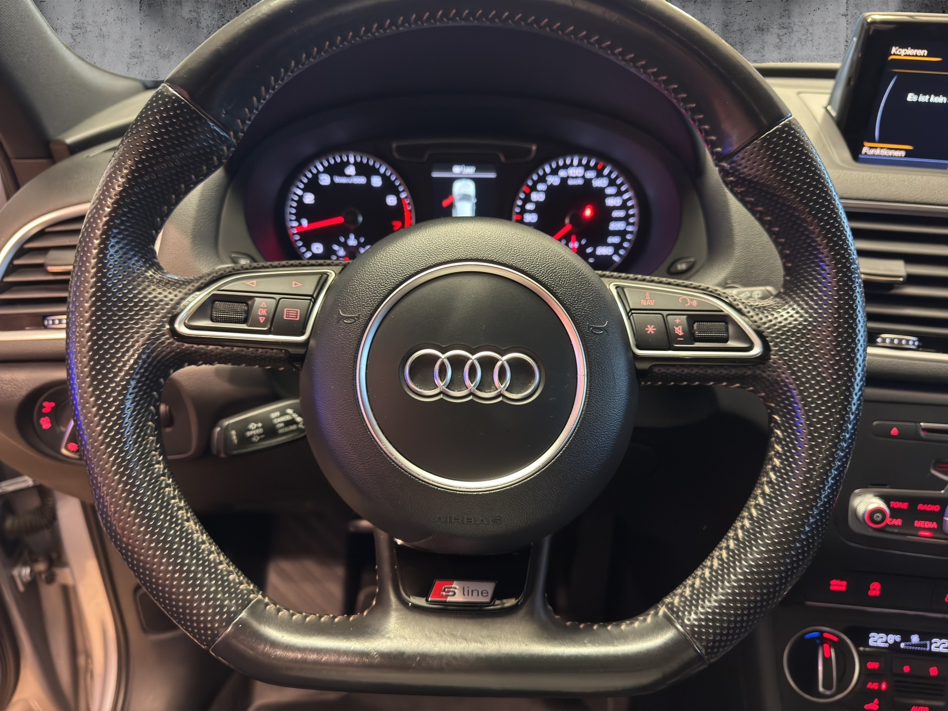 AUDI Q3 2.0 TFSI sport quattro S-tronic - 7