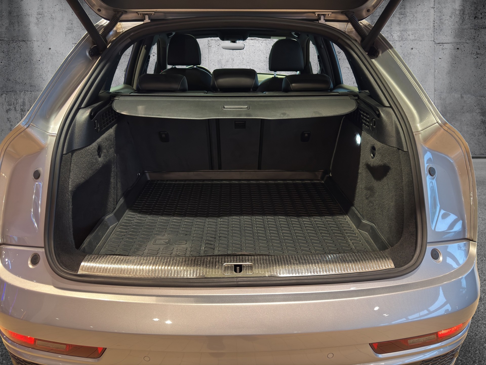 AUDI Q3 2.0 TFSI sport quattro S-tronic - 16