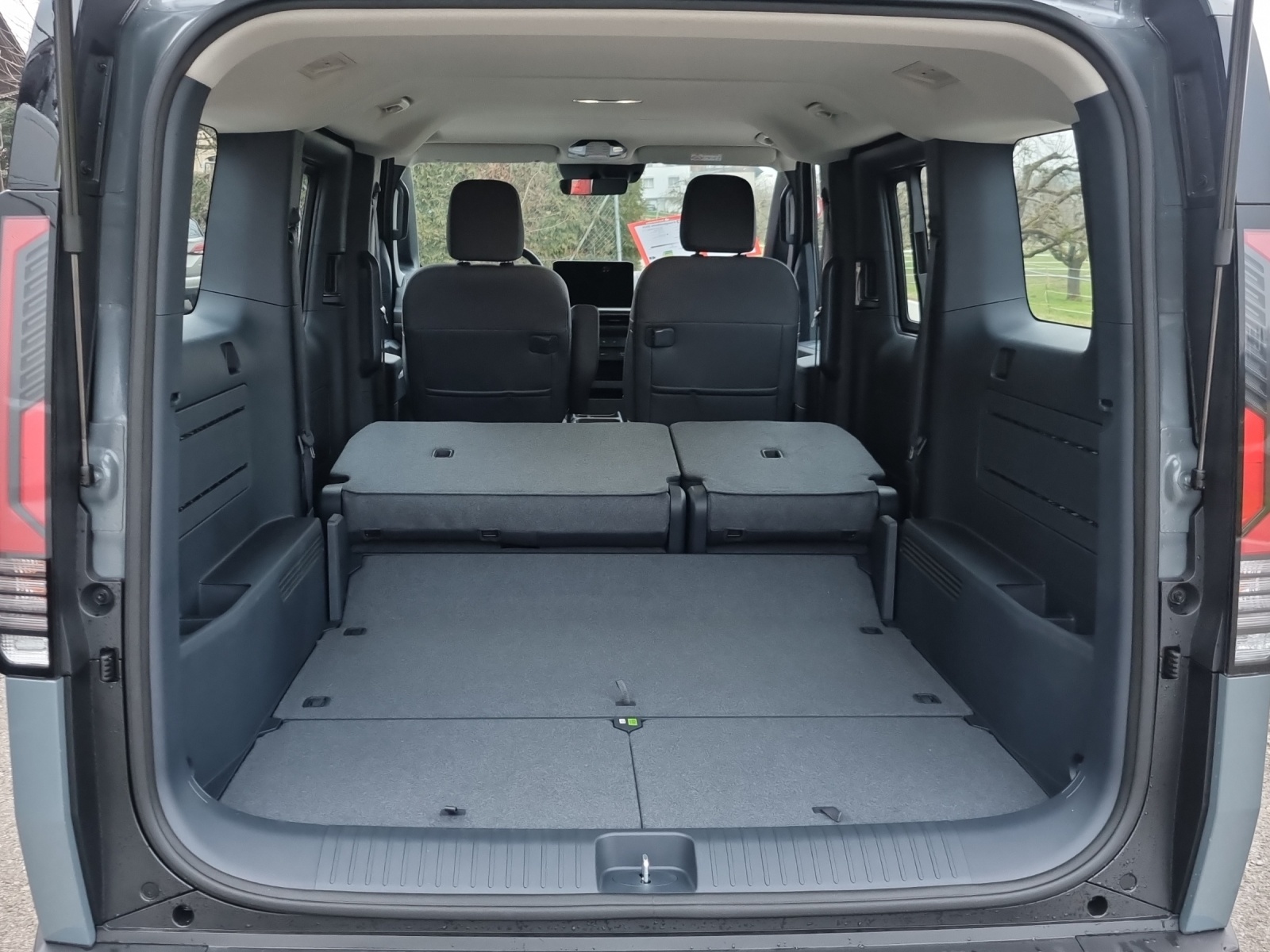 KIA PV5 Passenger 71.2 kWh Plus - 10