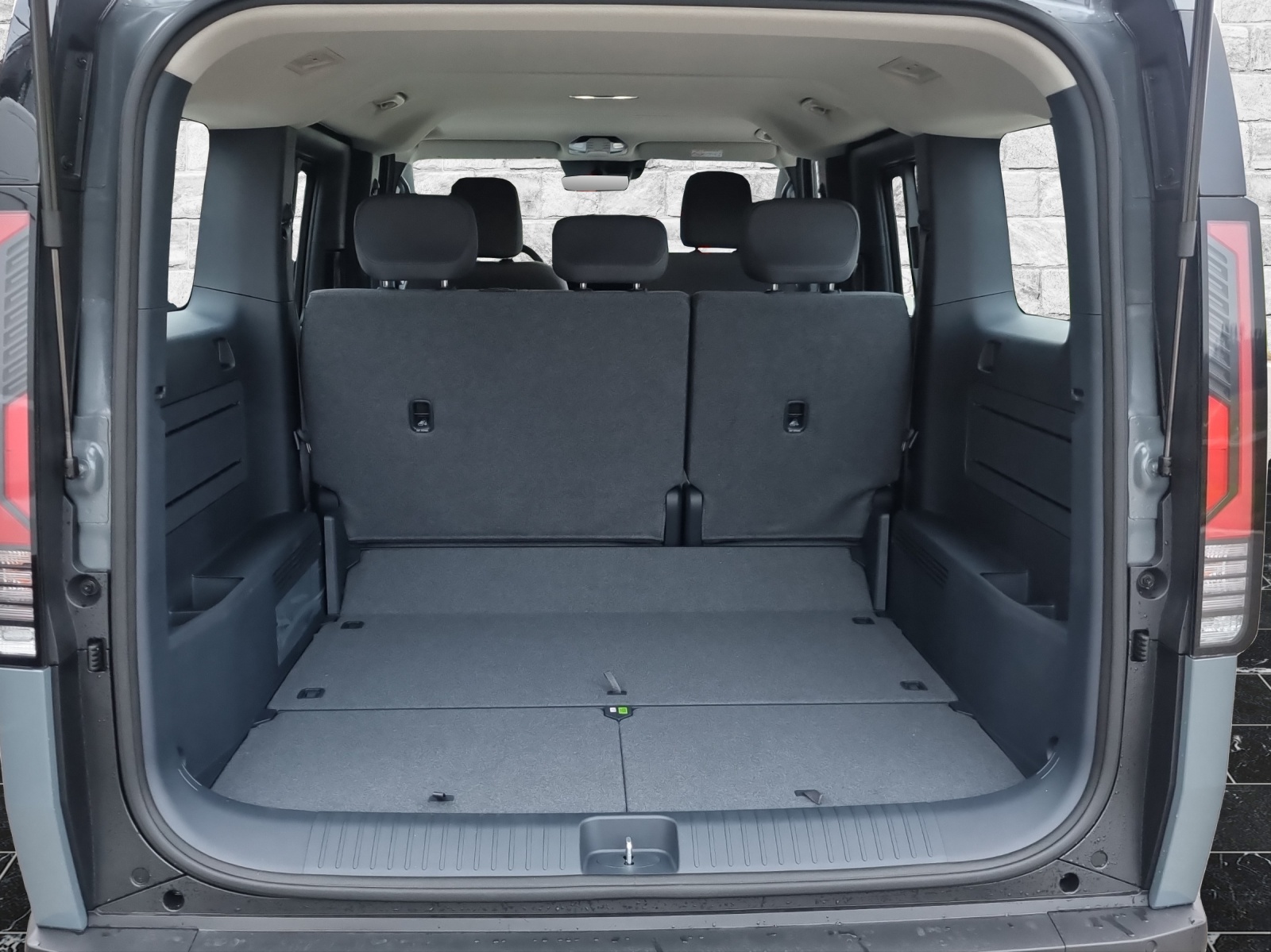 KIA PV5 Passenger 71.2 kWh Plus - 9