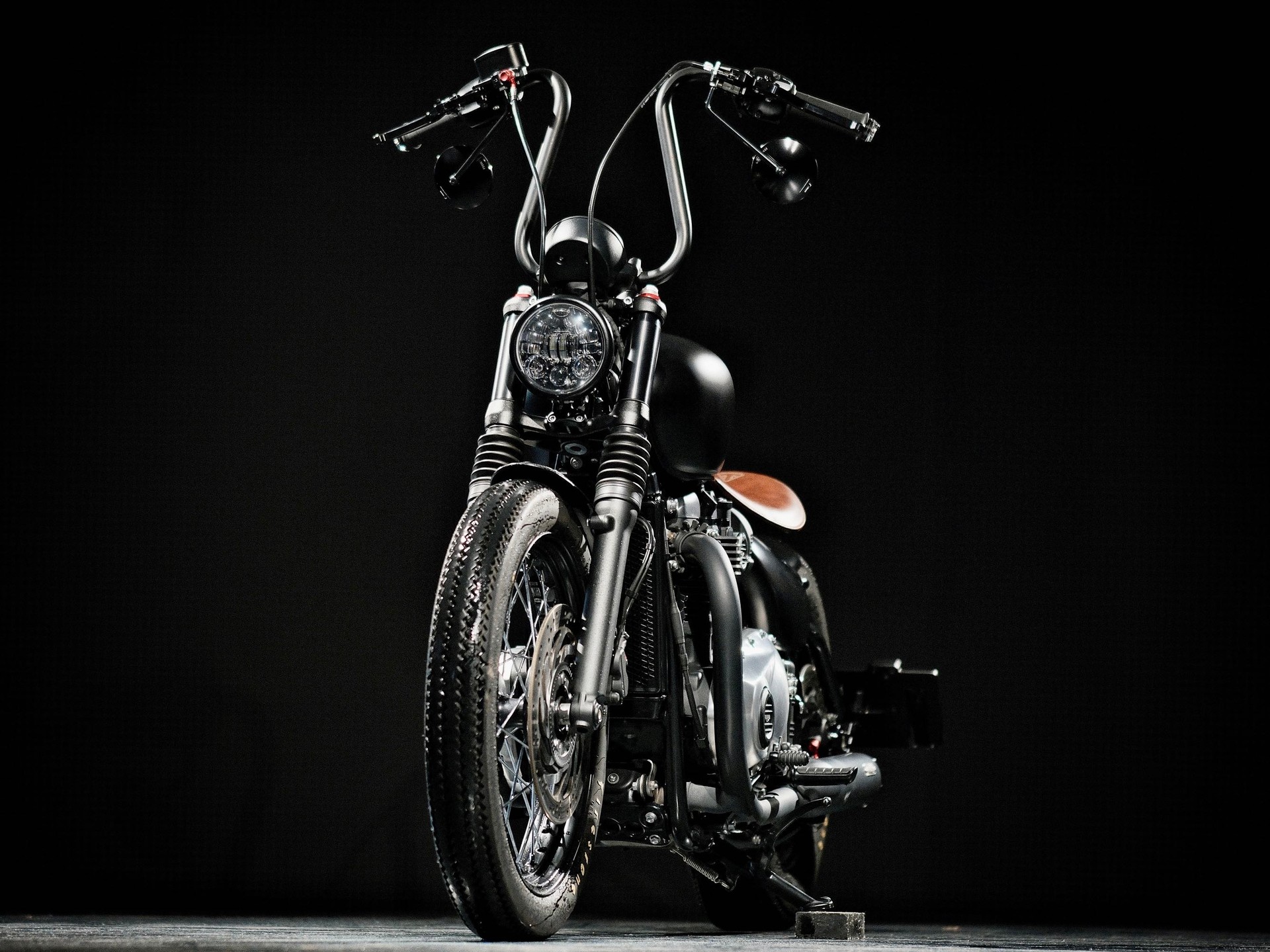 TRIUMPH Bonneville 1200 Bobber ABS - 5