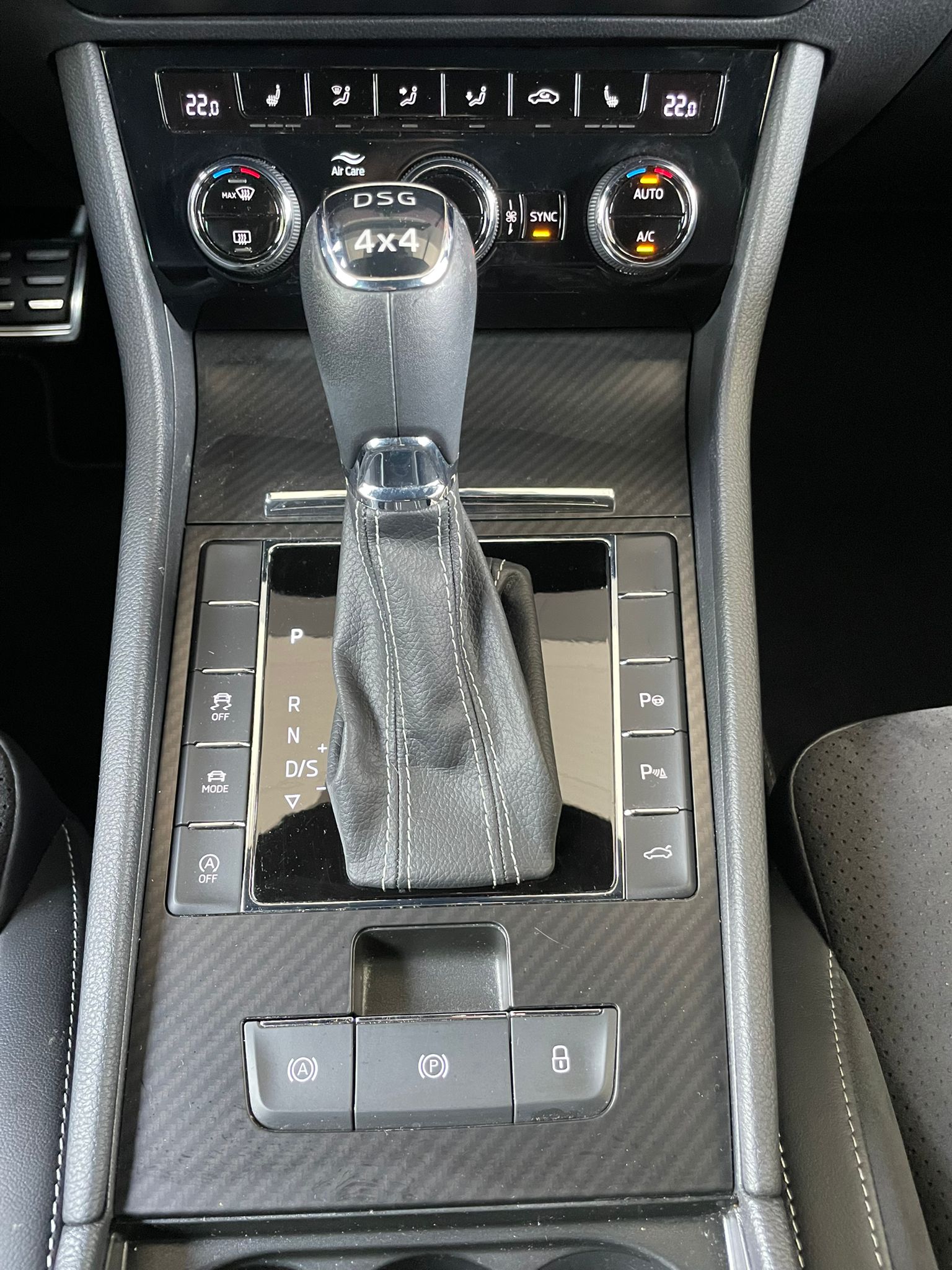 SKODA Superb Combi 2.0 TDI 190 SportLine 4×4 DSG-8