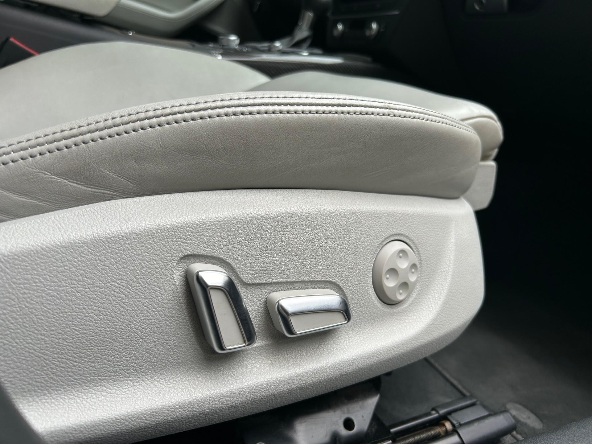 AUDI RS6 Avant 4.0 TFSI V8 quattro Tiptronic - 13