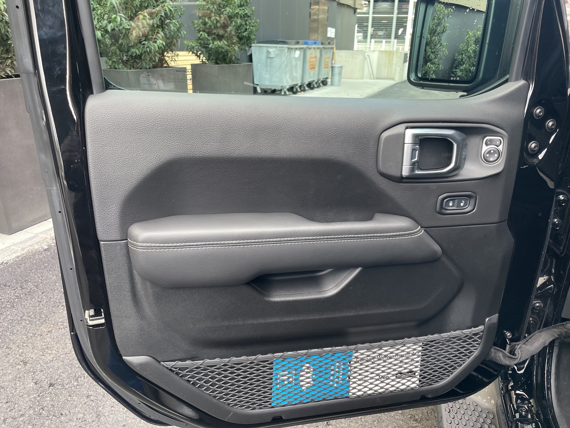 JEEP Wrangler 2.0 Sahara Automatic - 12