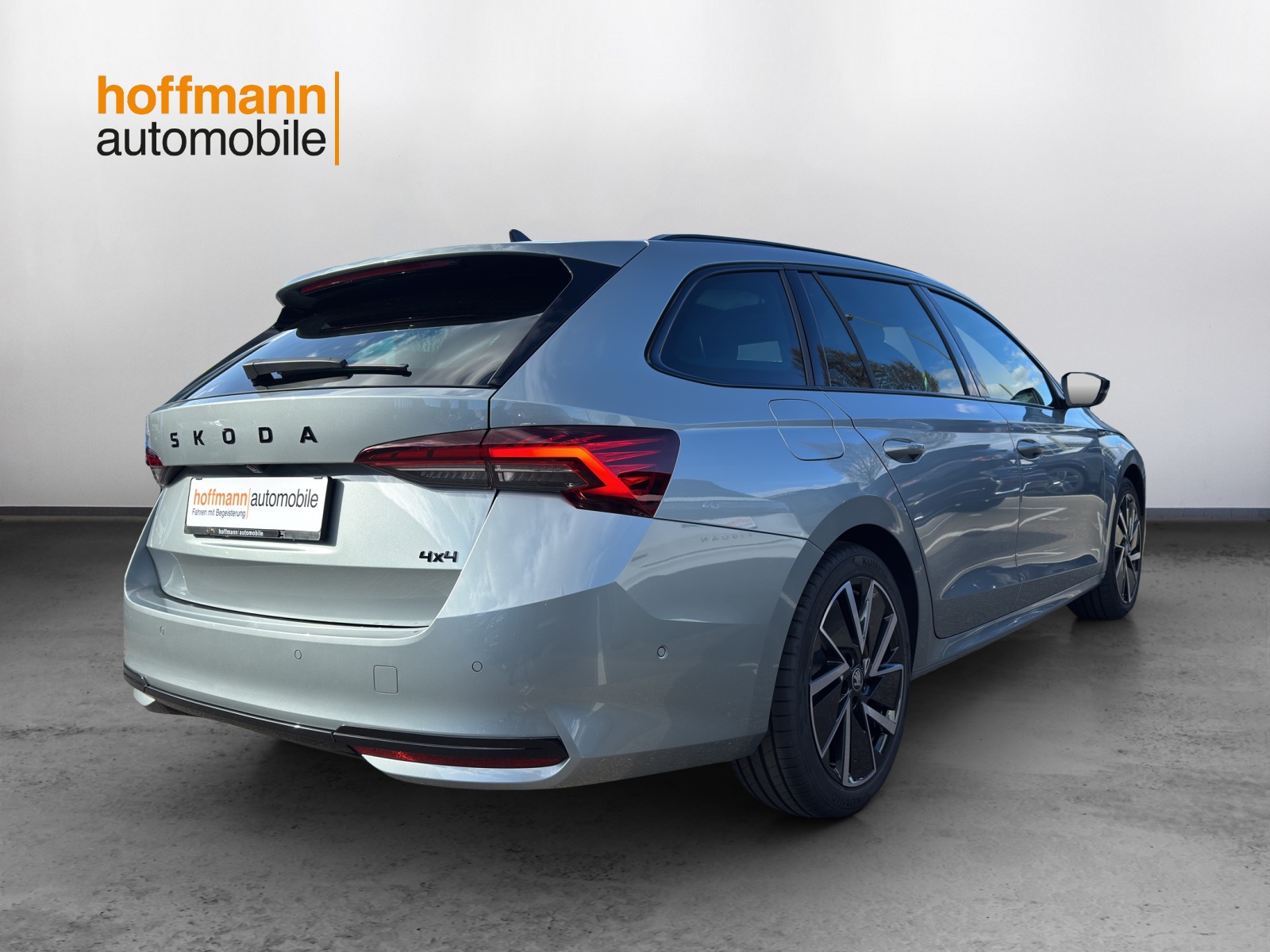 SKODA Octavia Combi 2.0 TSI DSG Dynamic 4x4 - 4