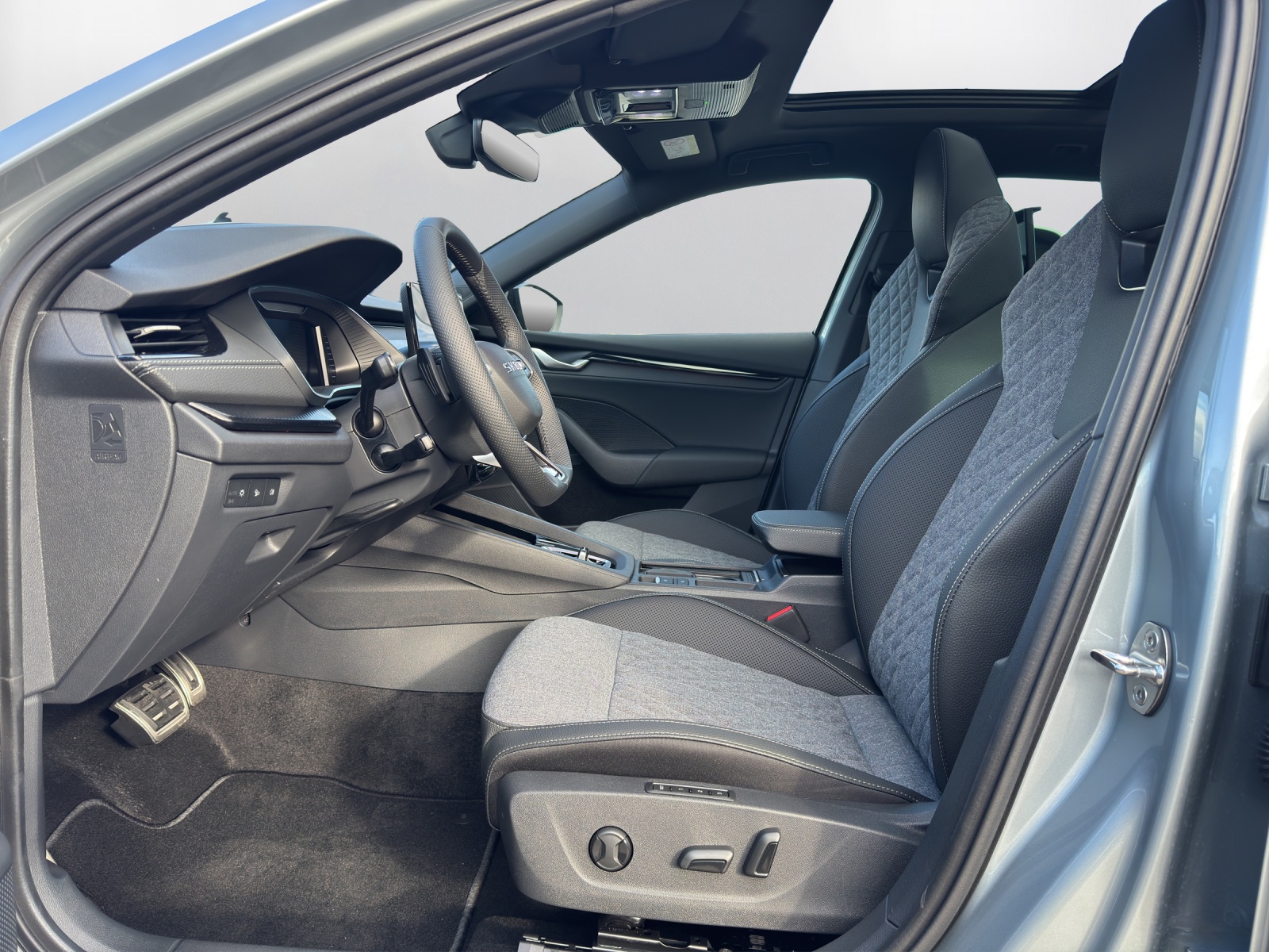 SKODA Octavia Combi 2.0 TSI DSG Dynamic 4x4 - 10