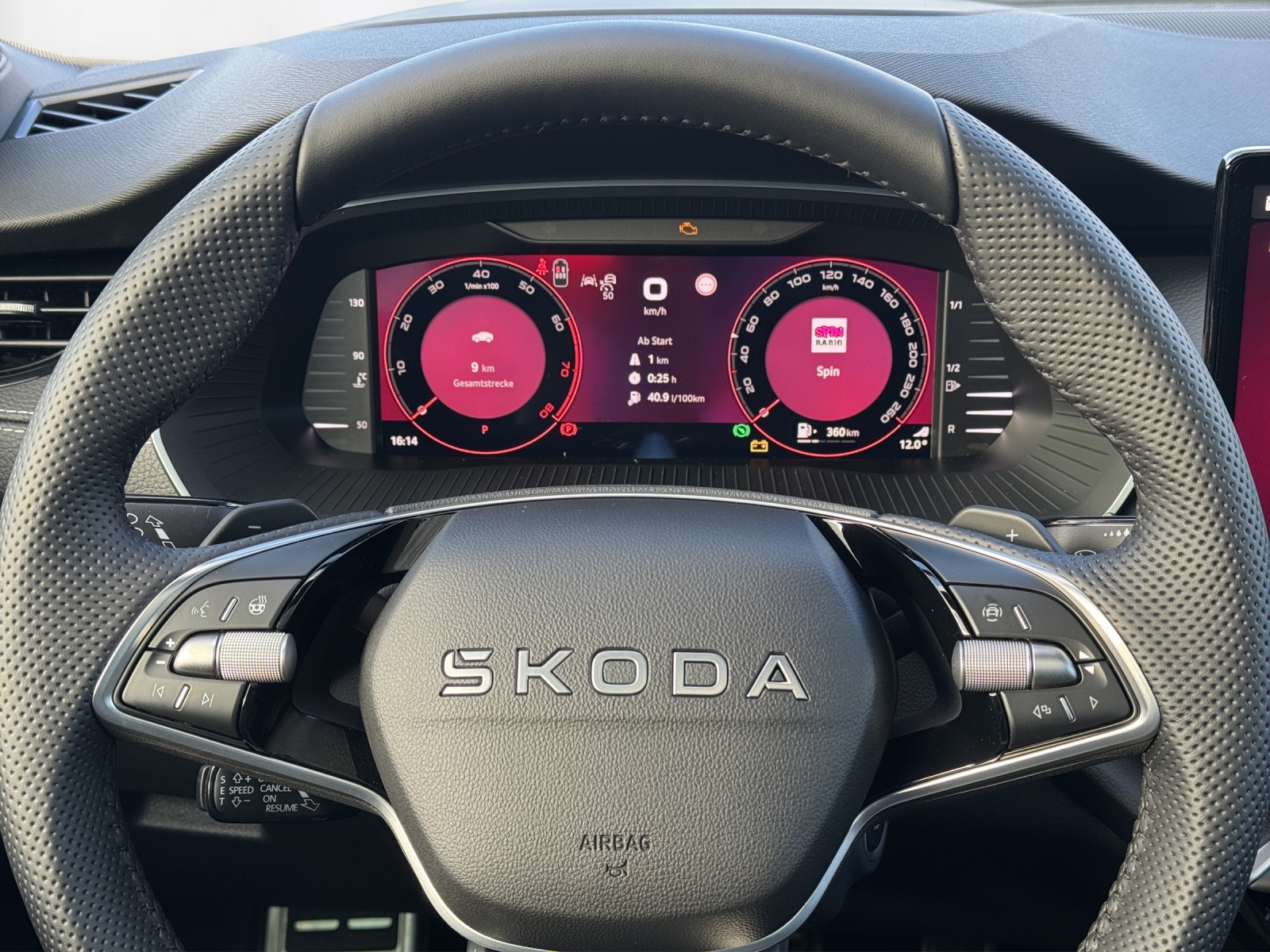 SKODA Octavia Combi 2.0 TSI DSG Dynamic 4x4 - 8