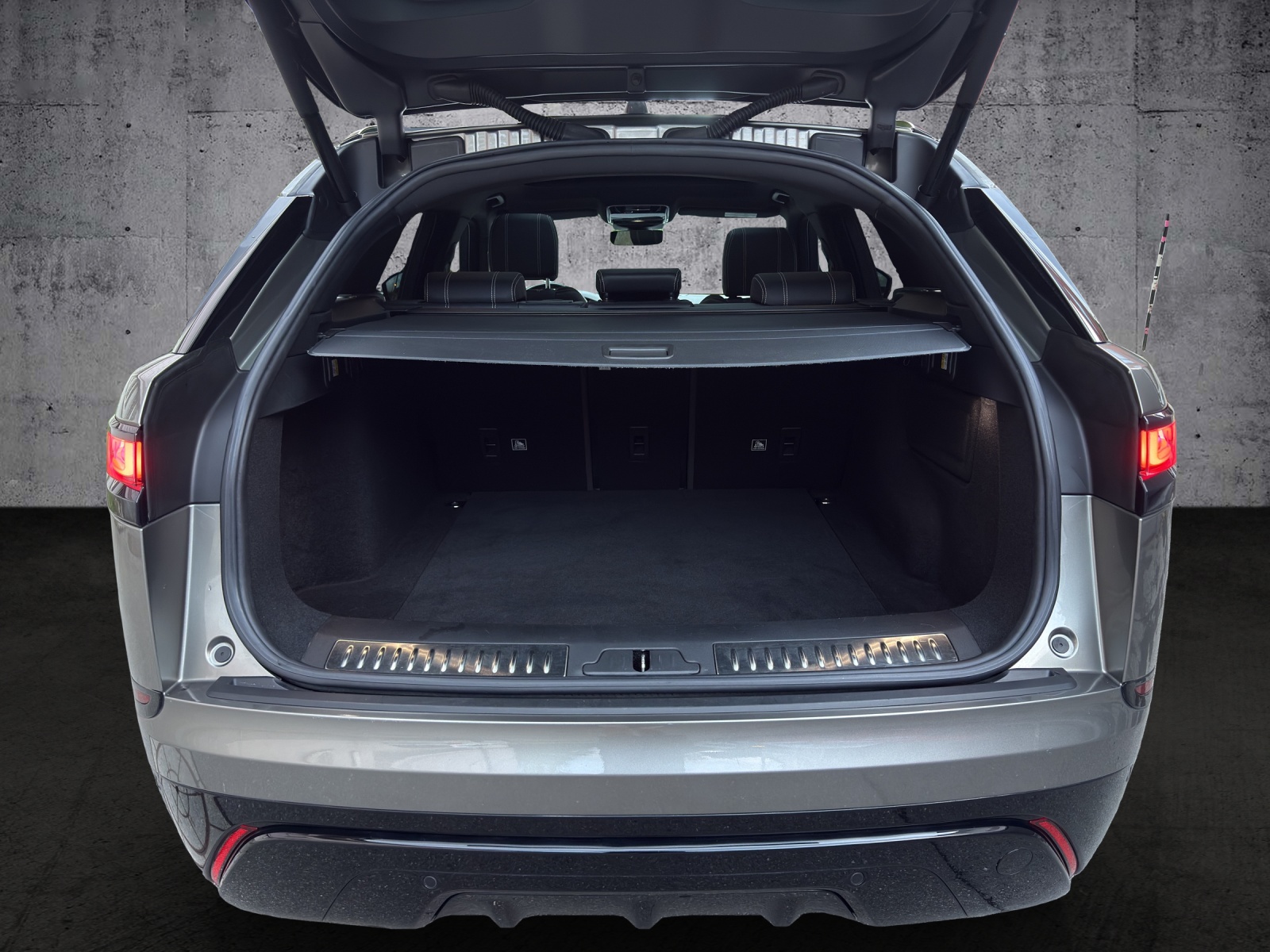 LAND ROVER Range Rover Velar R-Dynamic D 240 Automatic *CH-Fahrzeug* - 11