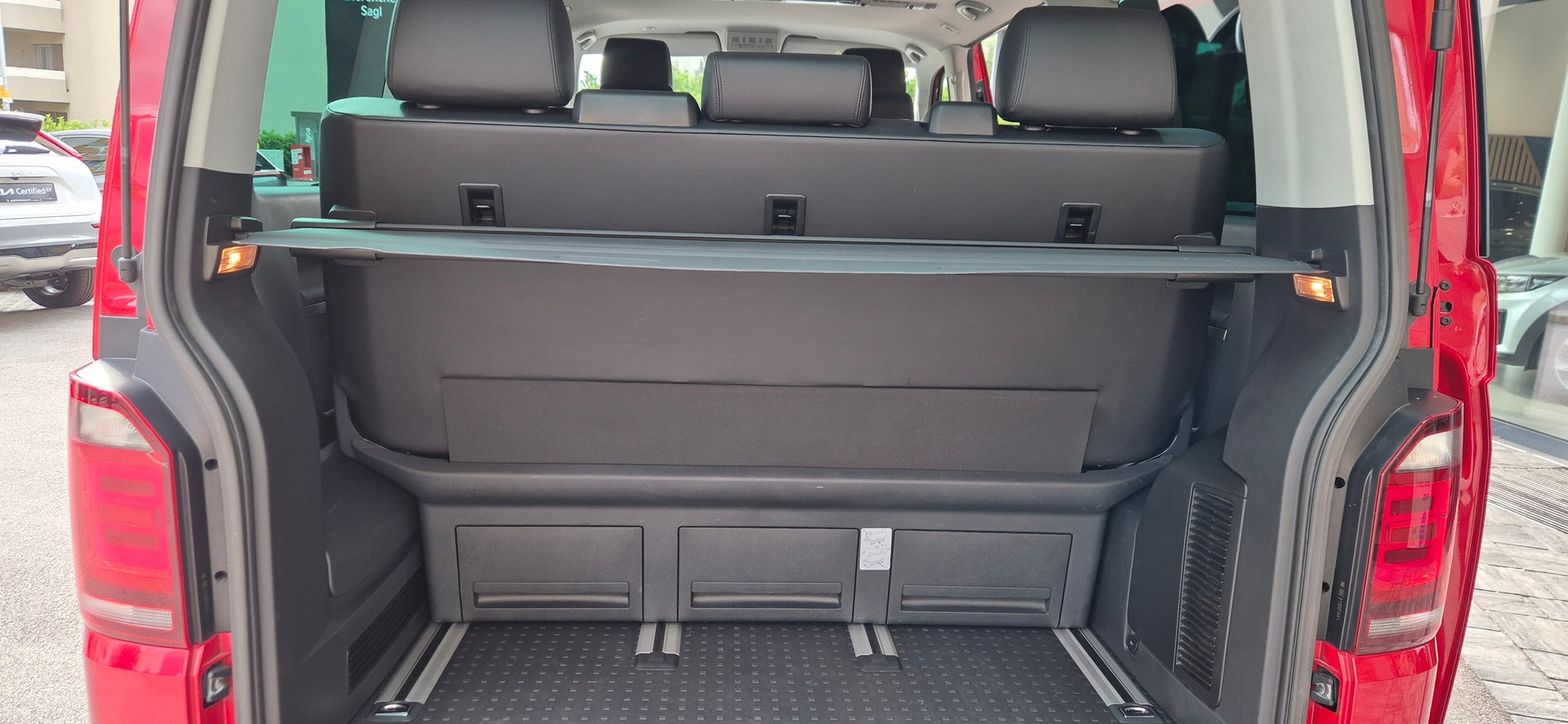 VW T6 Multivan 2.0 Bi-TDI Family Edition 4Motion DSG - 11