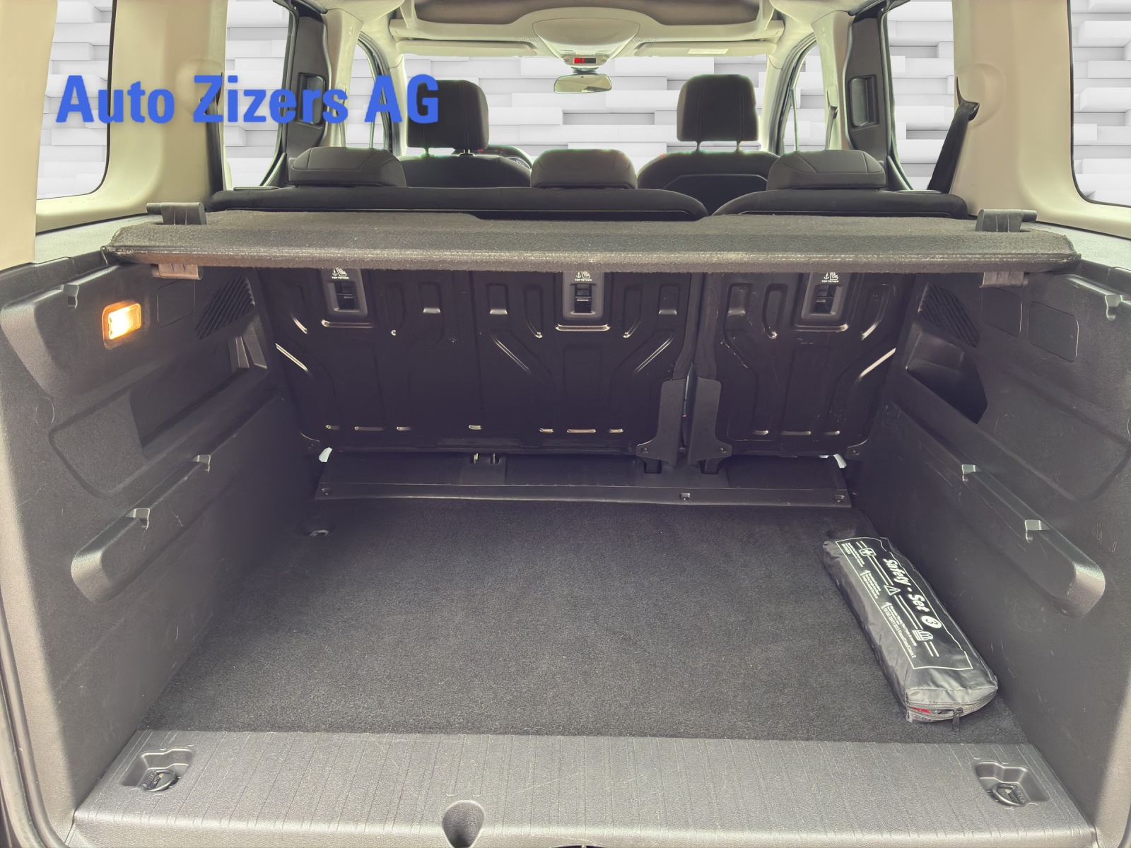 PEUGEOT Rifter 1.2 PureTech Allure Pack EAT8 - 16