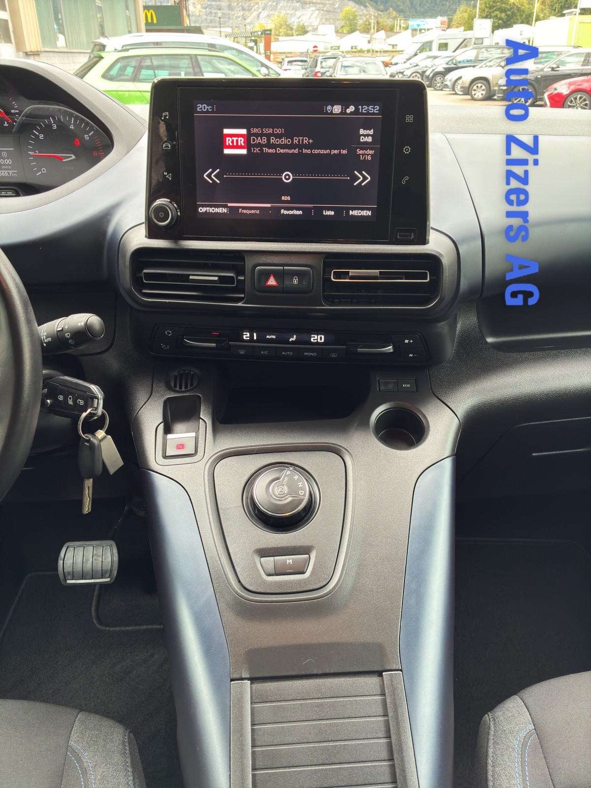 PEUGEOT Rifter 1.2 PureTech Allure Pack EAT8 - 10