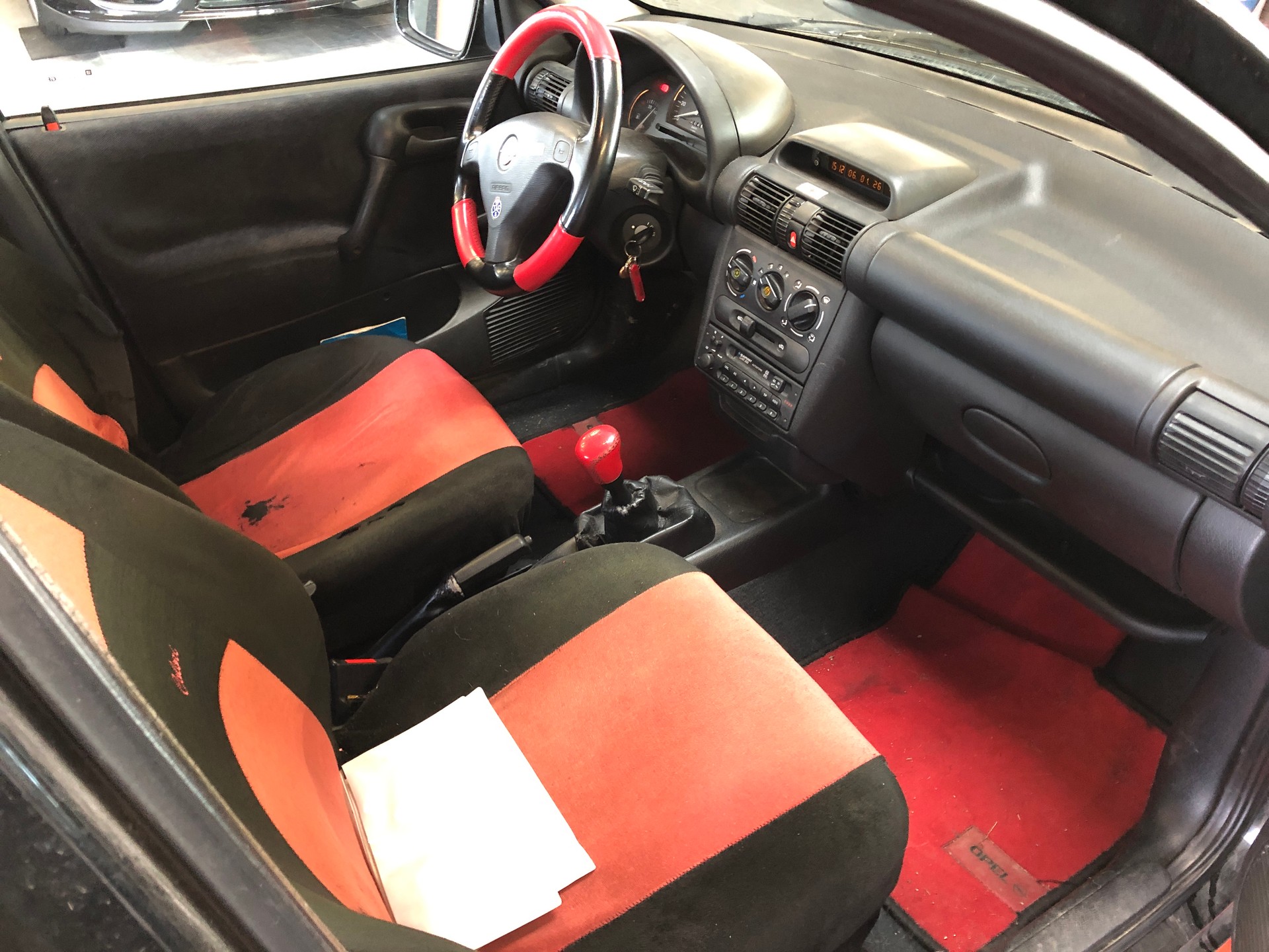 OPEL Corsa 1.2 16V Young - 22