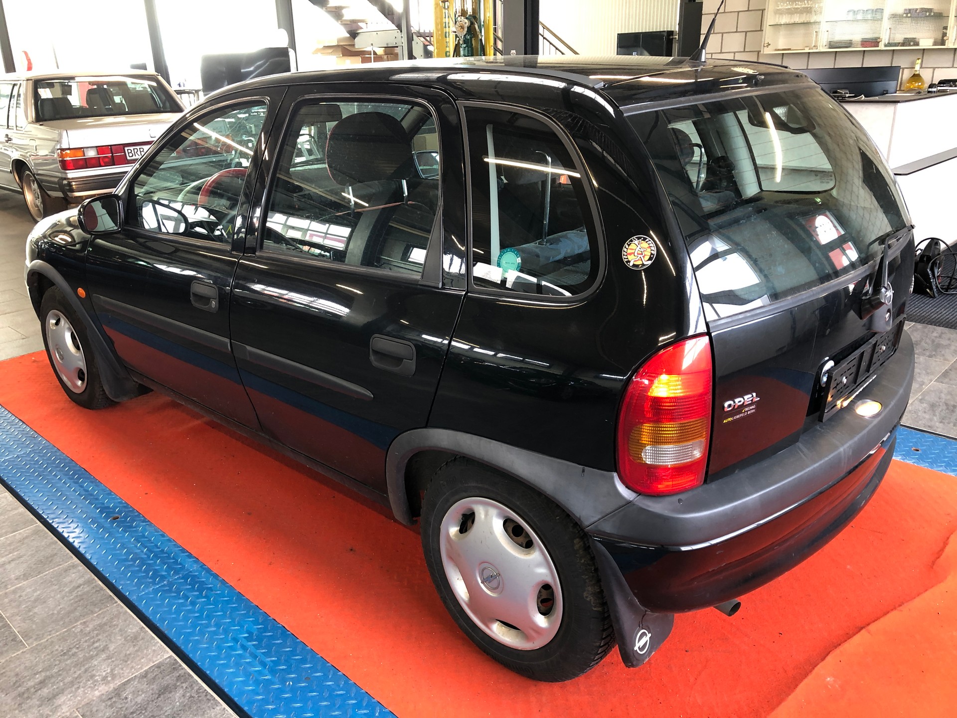 OPEL Corsa 1.2 16V Young - 5