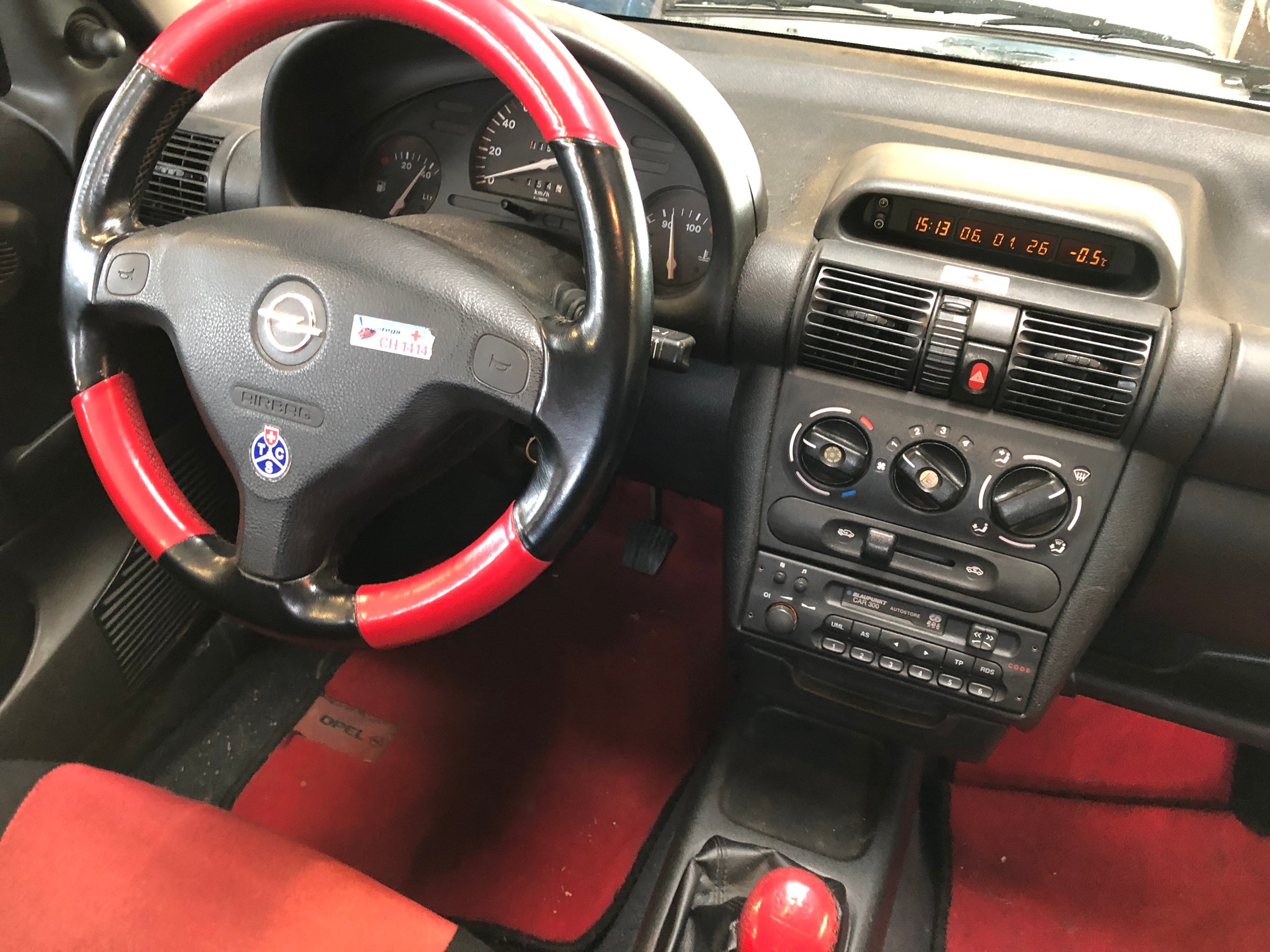 OPEL Corsa 1.2 16V Young - 19